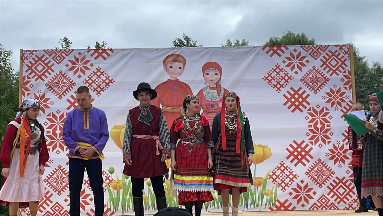 «Гырон-быдтон» гөрләде (+фотолар)
