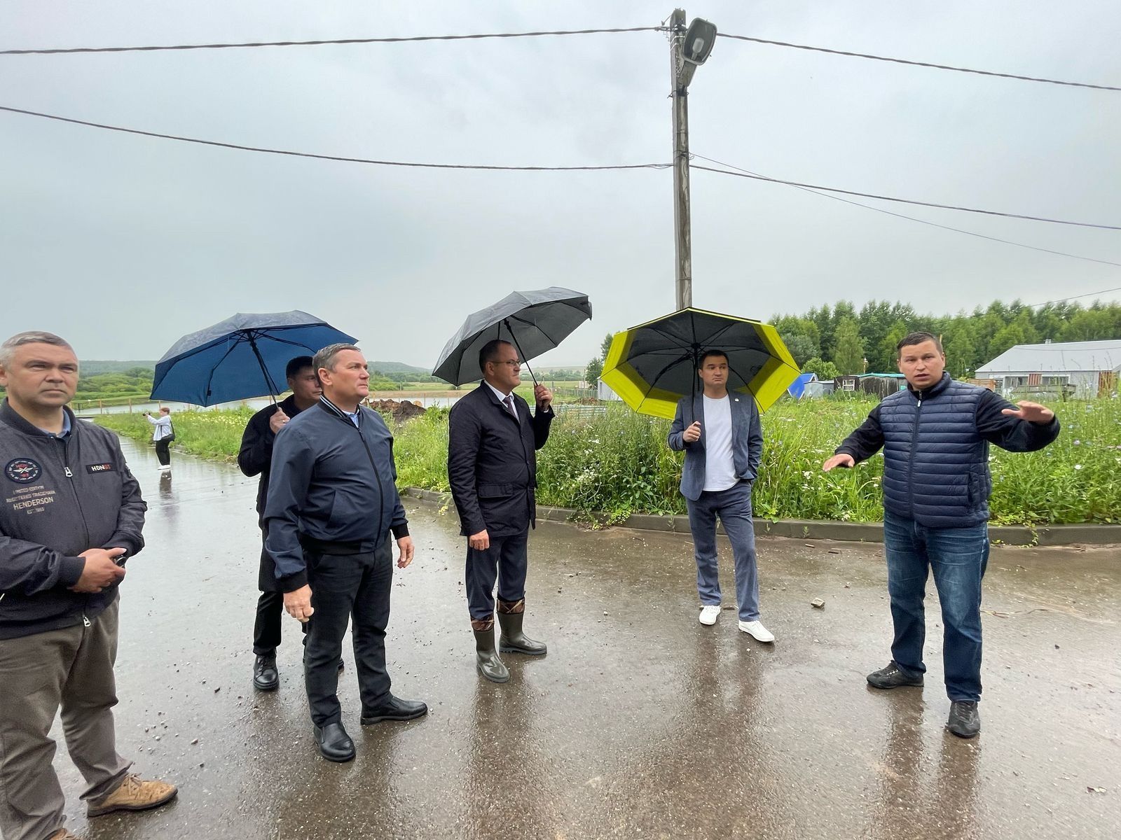 Яшьләр министры Балтачтагы «Романтик» ял лагерындагы төзелеш эшләре белән танышты