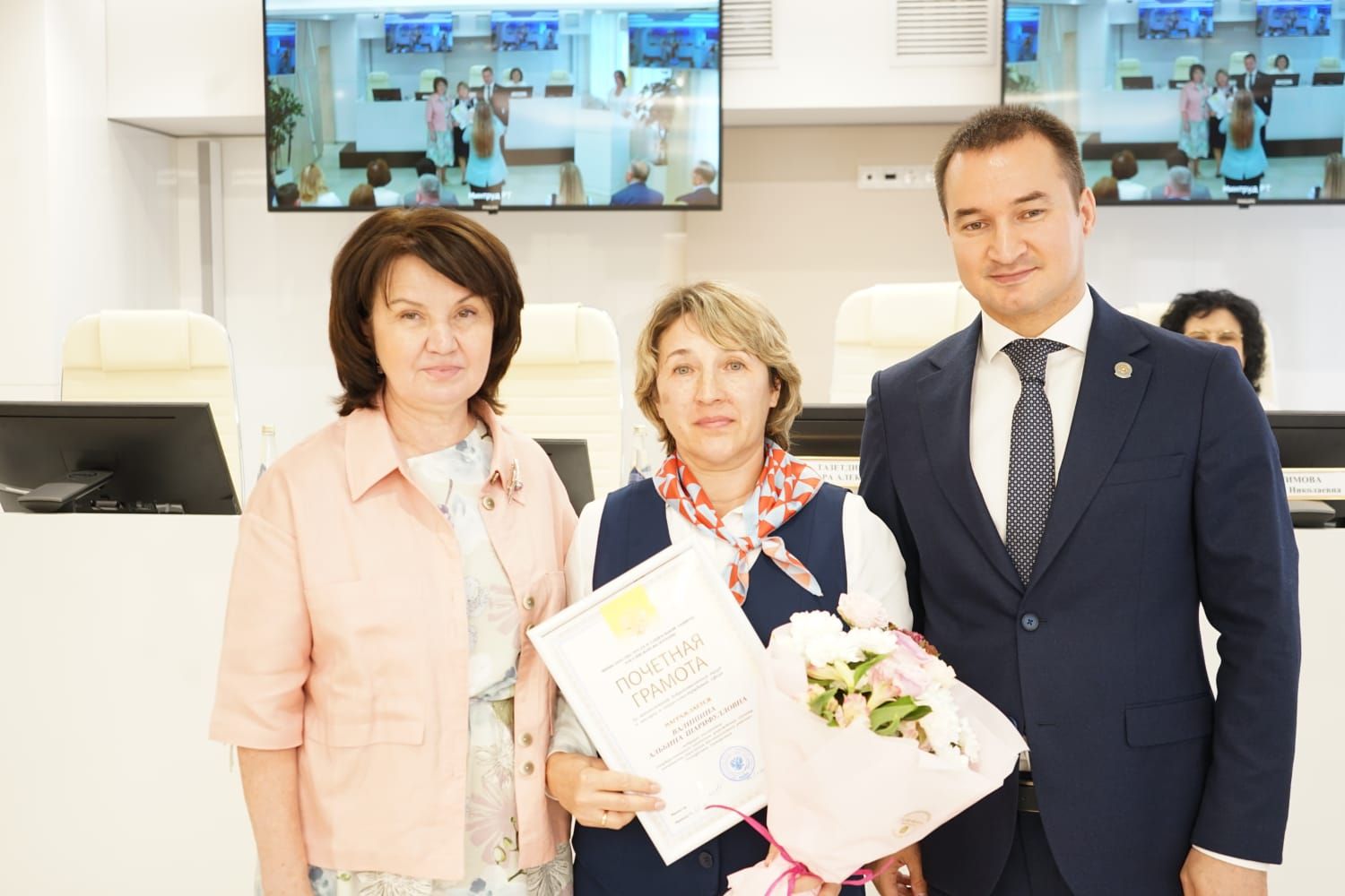 Альбина Вәлишина Россия Федерациясенең Хезмәт һәм социаль яклау министрлыгының Мактау таныклыгы белән бүләкләнде