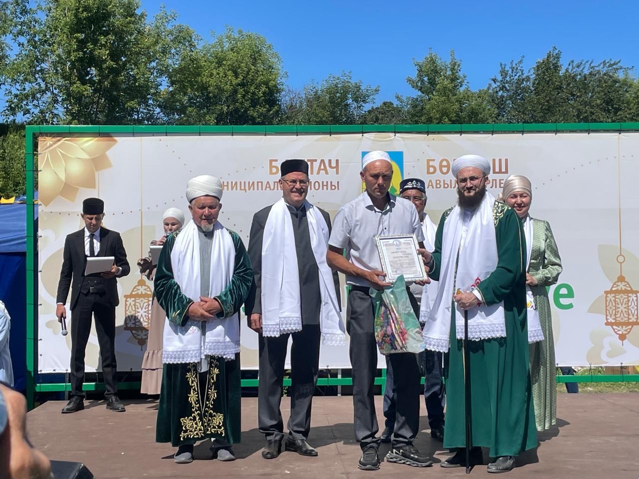 Бөрбашта мөселман балалар Сабан туе узды