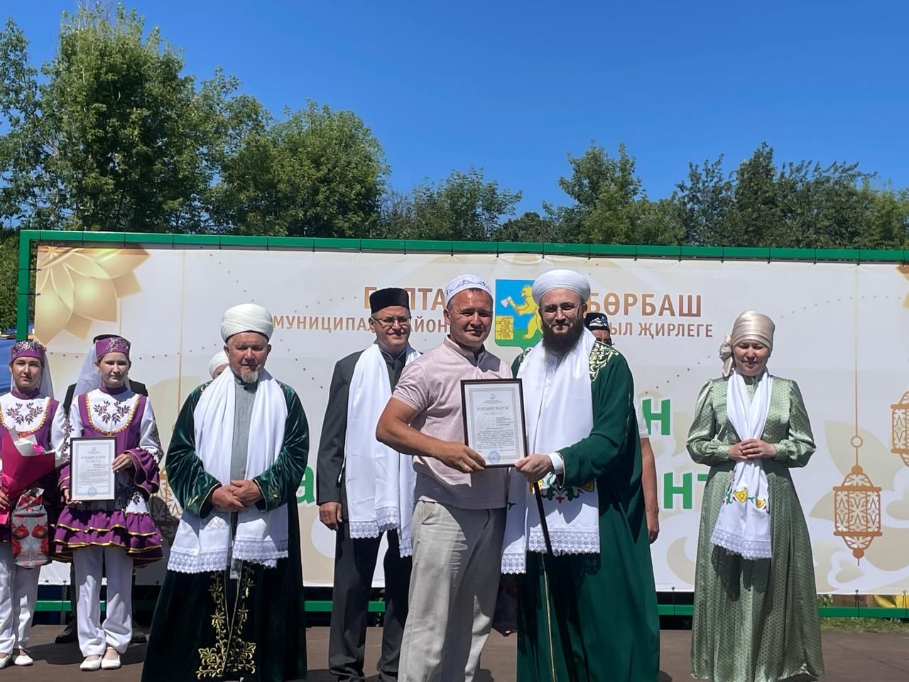 Бөрбашта мөселман балалар Сабан туе узды