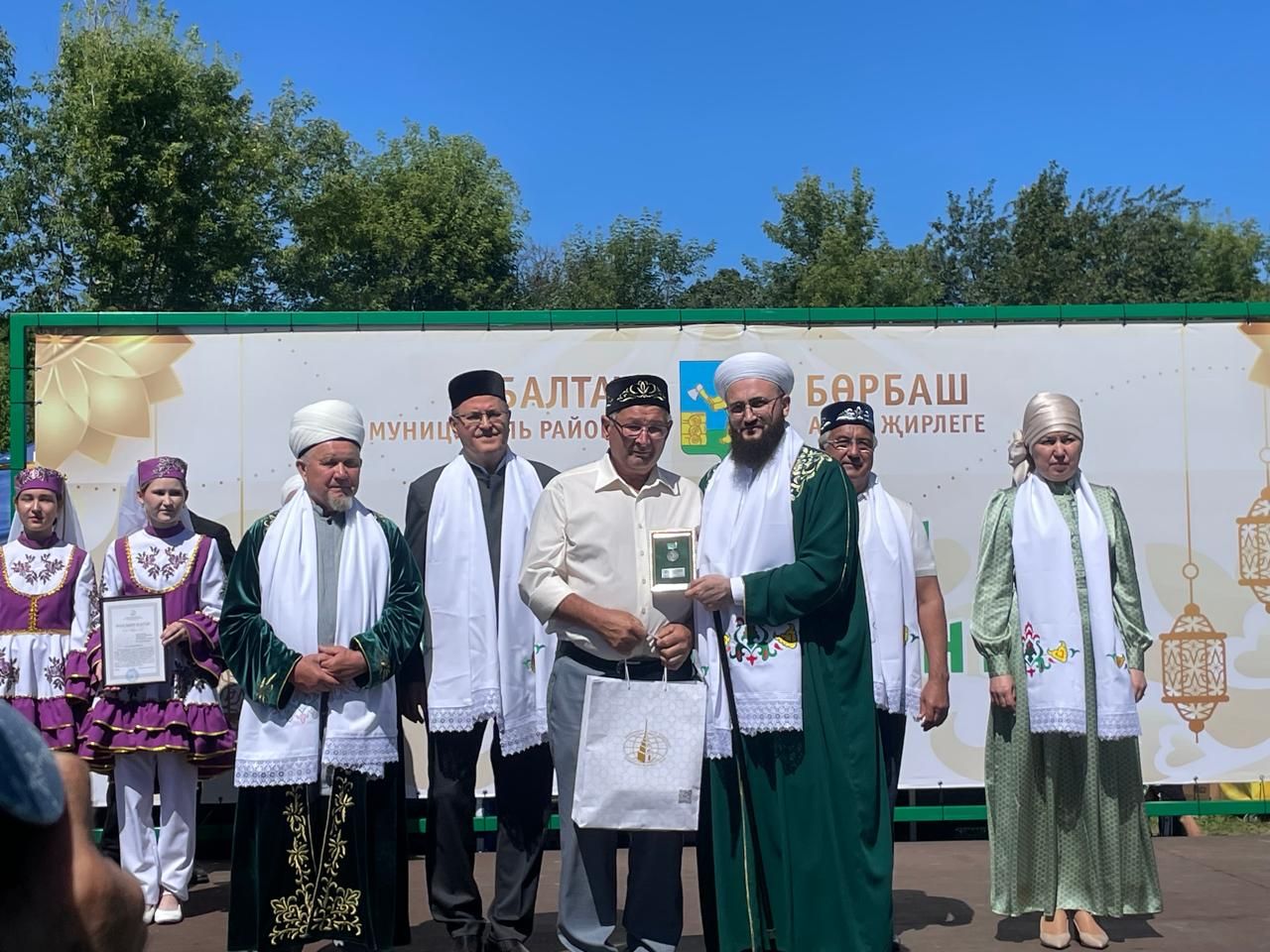 Бөрбашта мөселман балалар Сабан туе узды