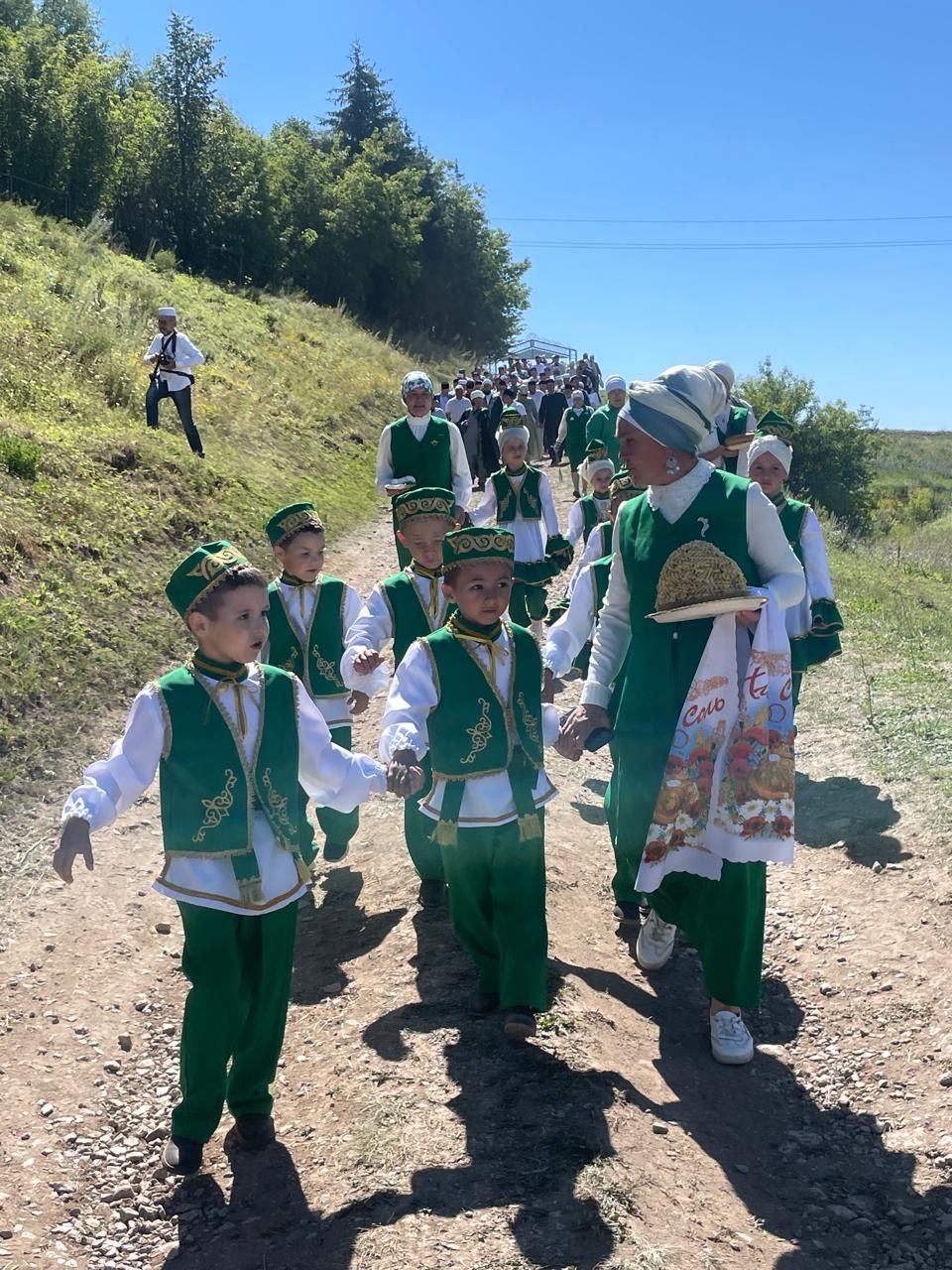 Бөрбашта мөселман балалар Сабан туе узды