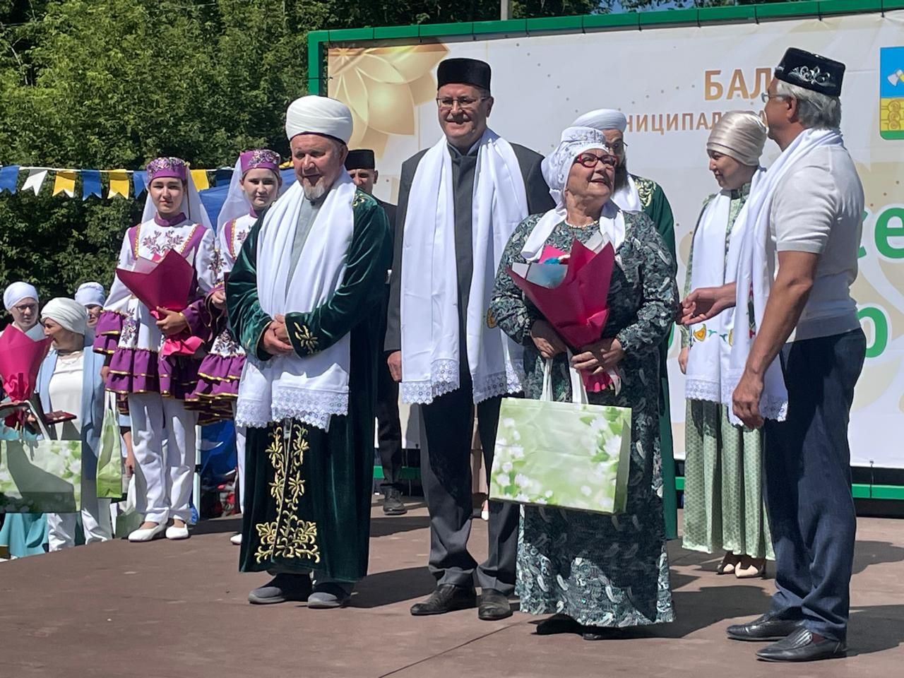 Бөрбашта мөселман балалар Сабан туе узды