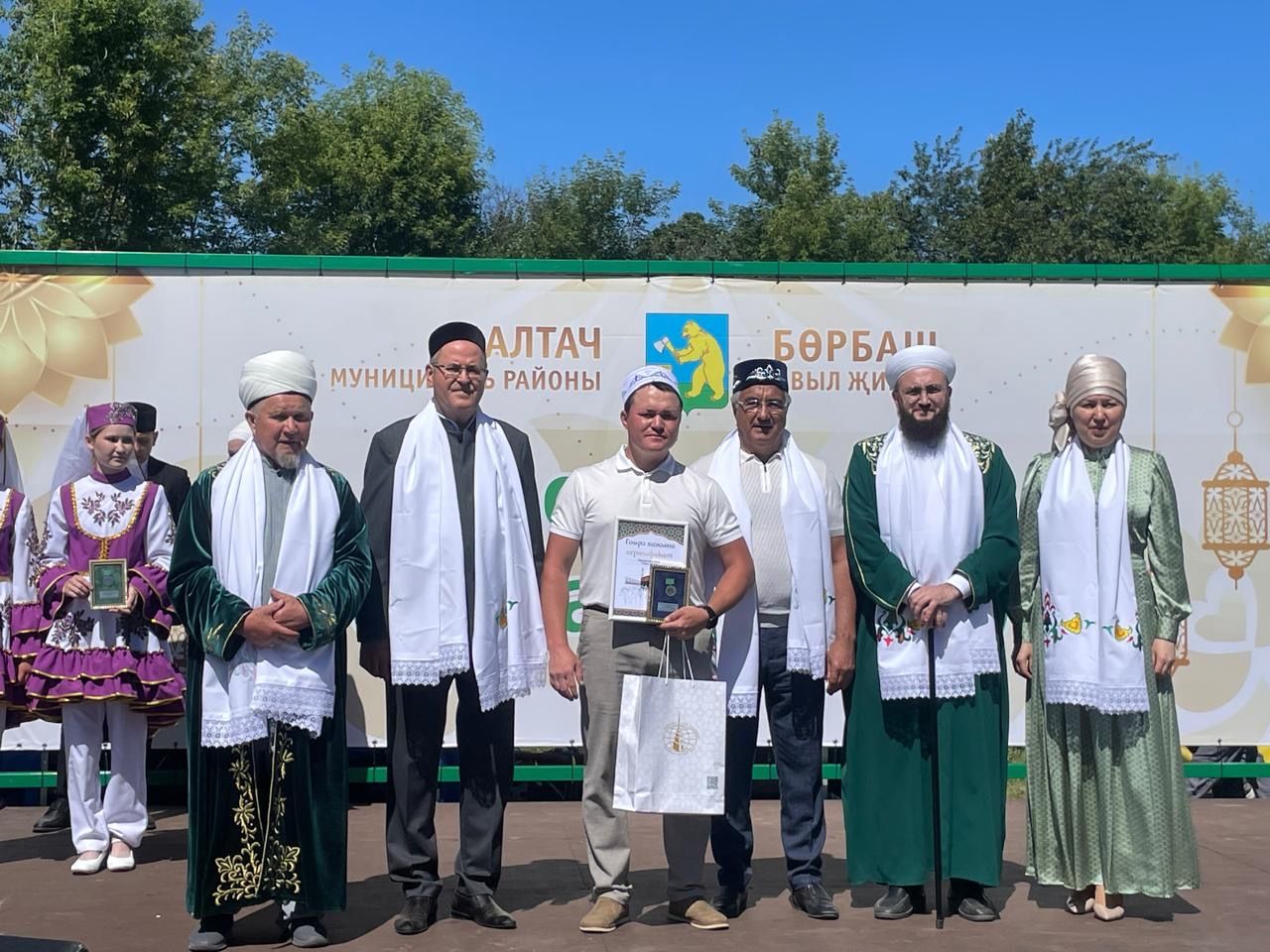 Бөрбашта мөселман балалар Сабан туе узды