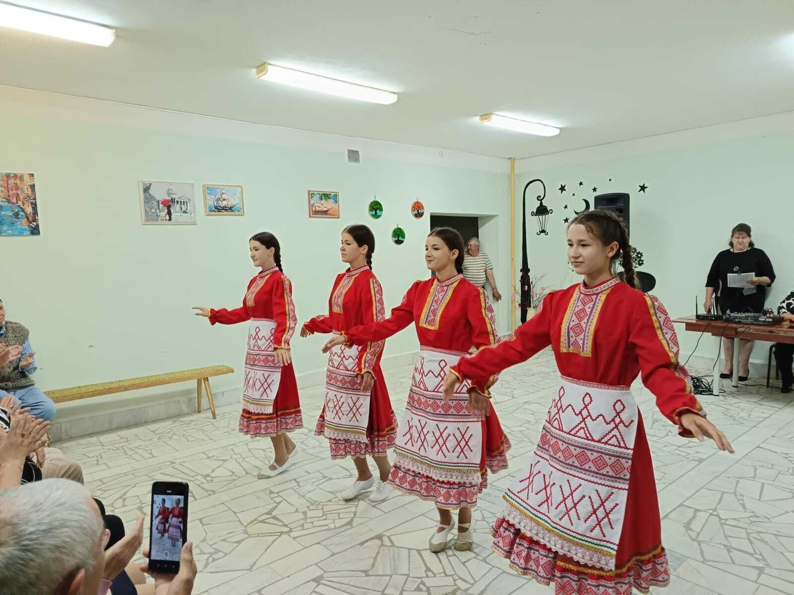 Смәел мәдәният йорты һәм Көшкәтбаш авылы клубы үзешчәннәре «Наз»да булган
