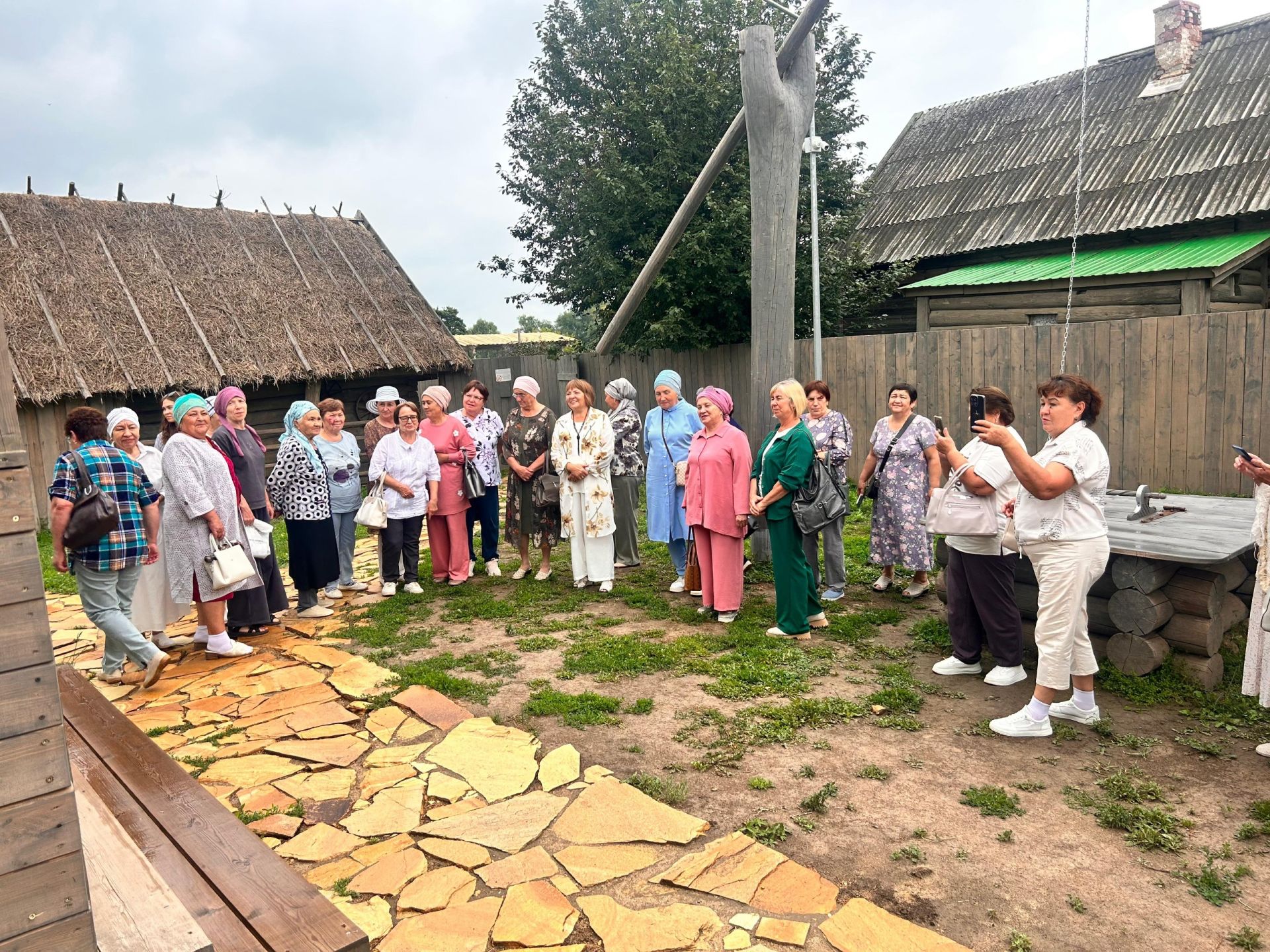 Балтач хастаханәсе ветераннары Тукай-Кырлайда экскурсиядә булды