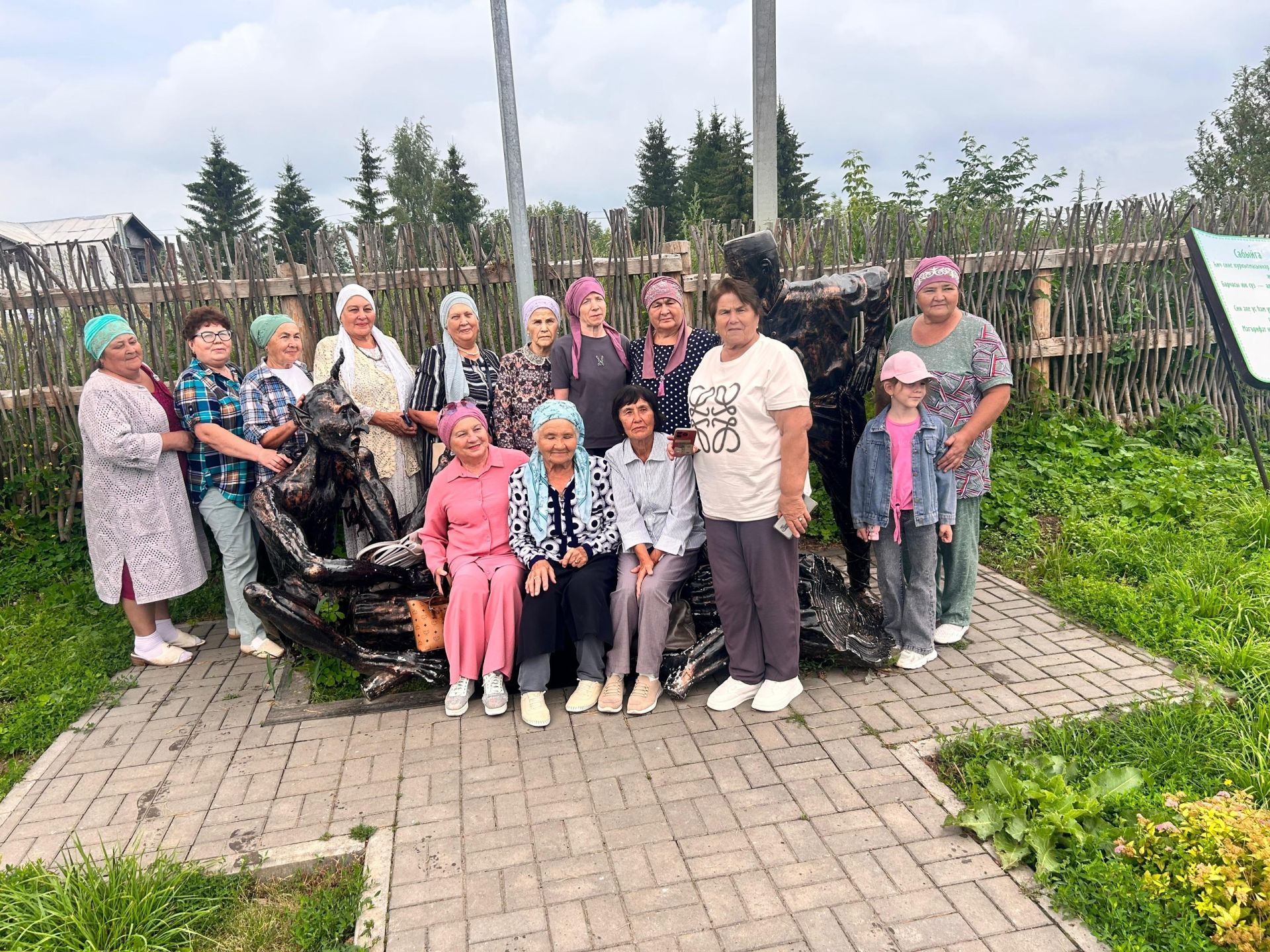 Балтач хастаханәсе ветераннары Тукай-Кырлайда экскурсиядә булды