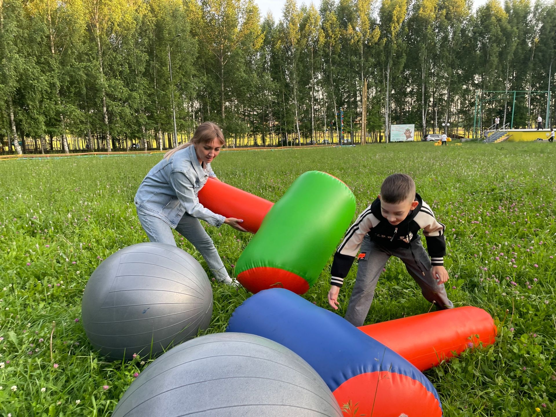 «Гаилә, мәхәббәт һәм тугрылык» көне уңаеннан «Минем гаилә - минем ныгытмам» дигән бәйге узды