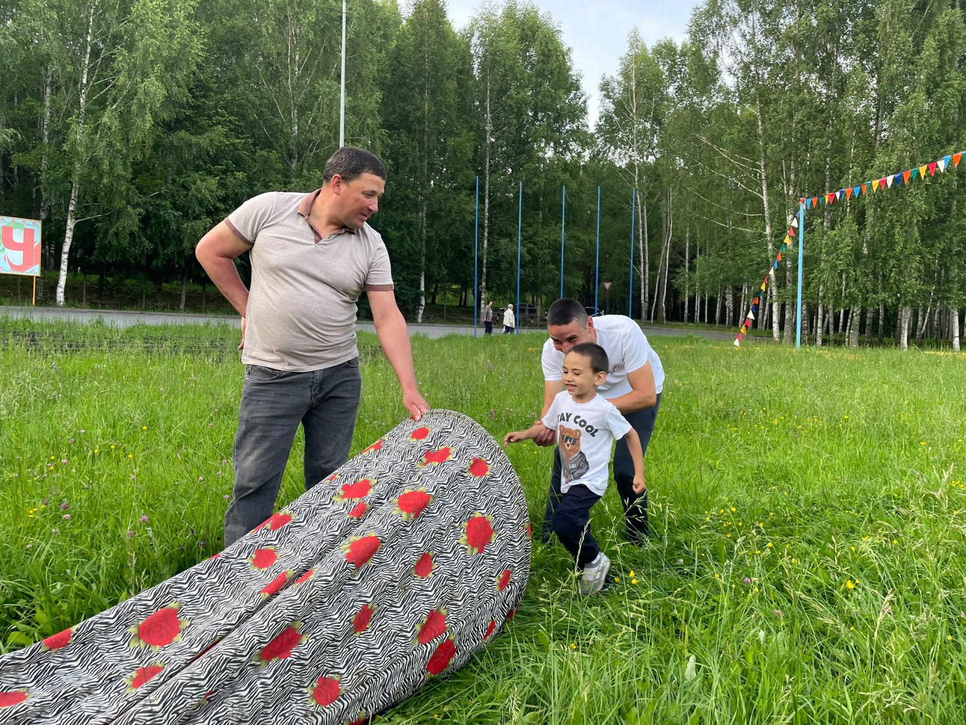«Гаилә, мәхәббәт һәм тугрылык» көне уңаеннан «Минем гаилә - минем ныгытмам» дигән бәйге узды