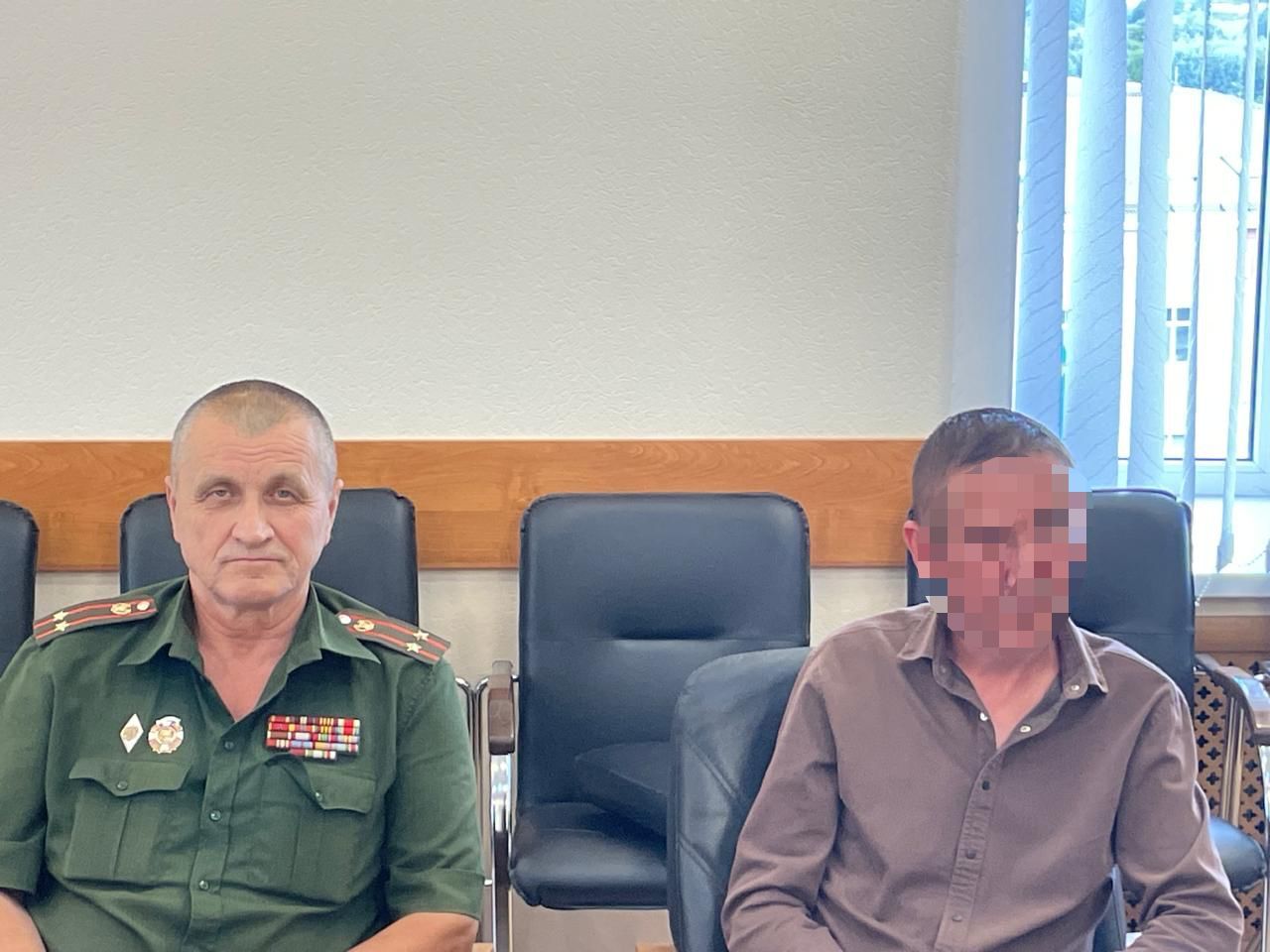 Балтачта ялга кайткан егетләр район башлыгы белән очрашты