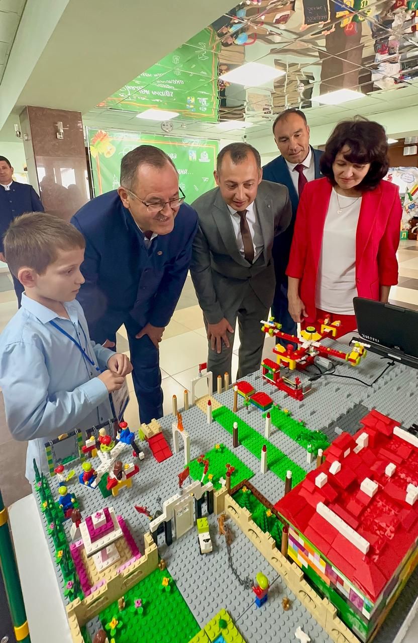 Балтачта белем һәм тәрбия бирү учреждениеләренең һөнәри юнәлеш буенча күргәзмәсе тәкъдим ителде