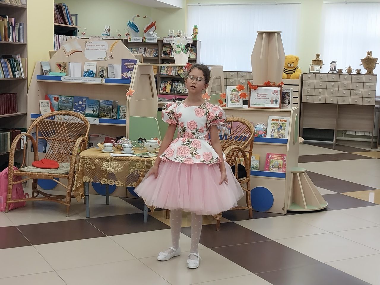Балтач гимназиясенең 2-И сыйныфы укучылары әбиләрен сөендерде