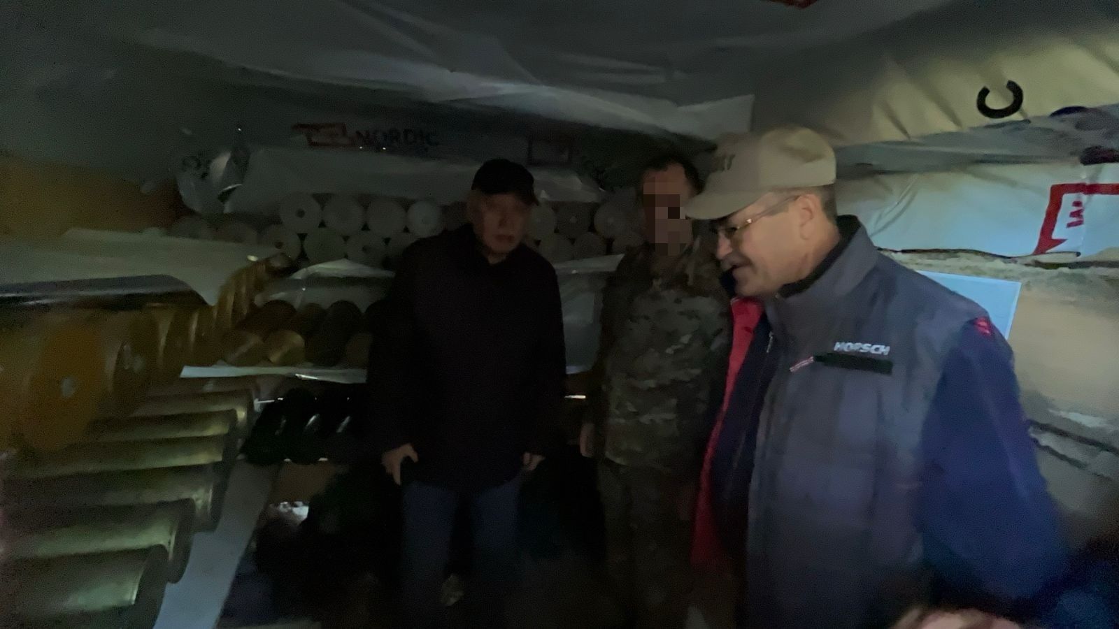 Район җитәкчелеге егетләребез янына барып җитте