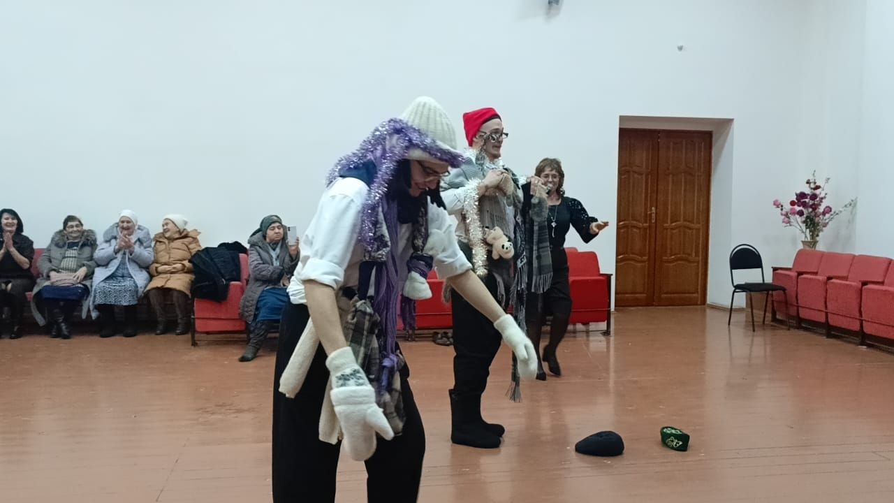 Нөнәгәрлеләр Искечә Яңа елны гөрләткән