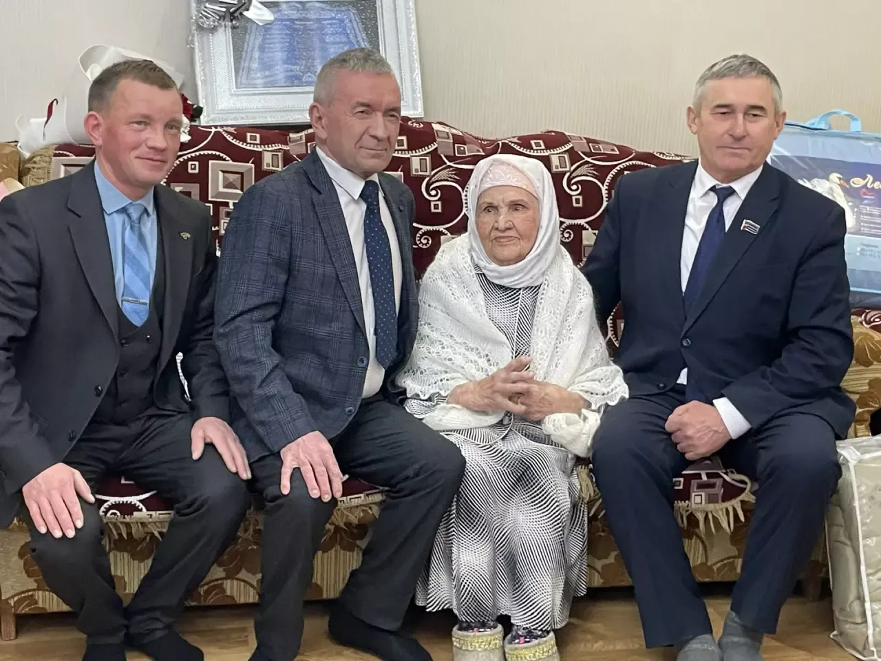 Рәйсә Гәрәева 100 яшьтә дә матур сөйләме, акыл камиллеге, зәвыклыгы белән шаккатырды