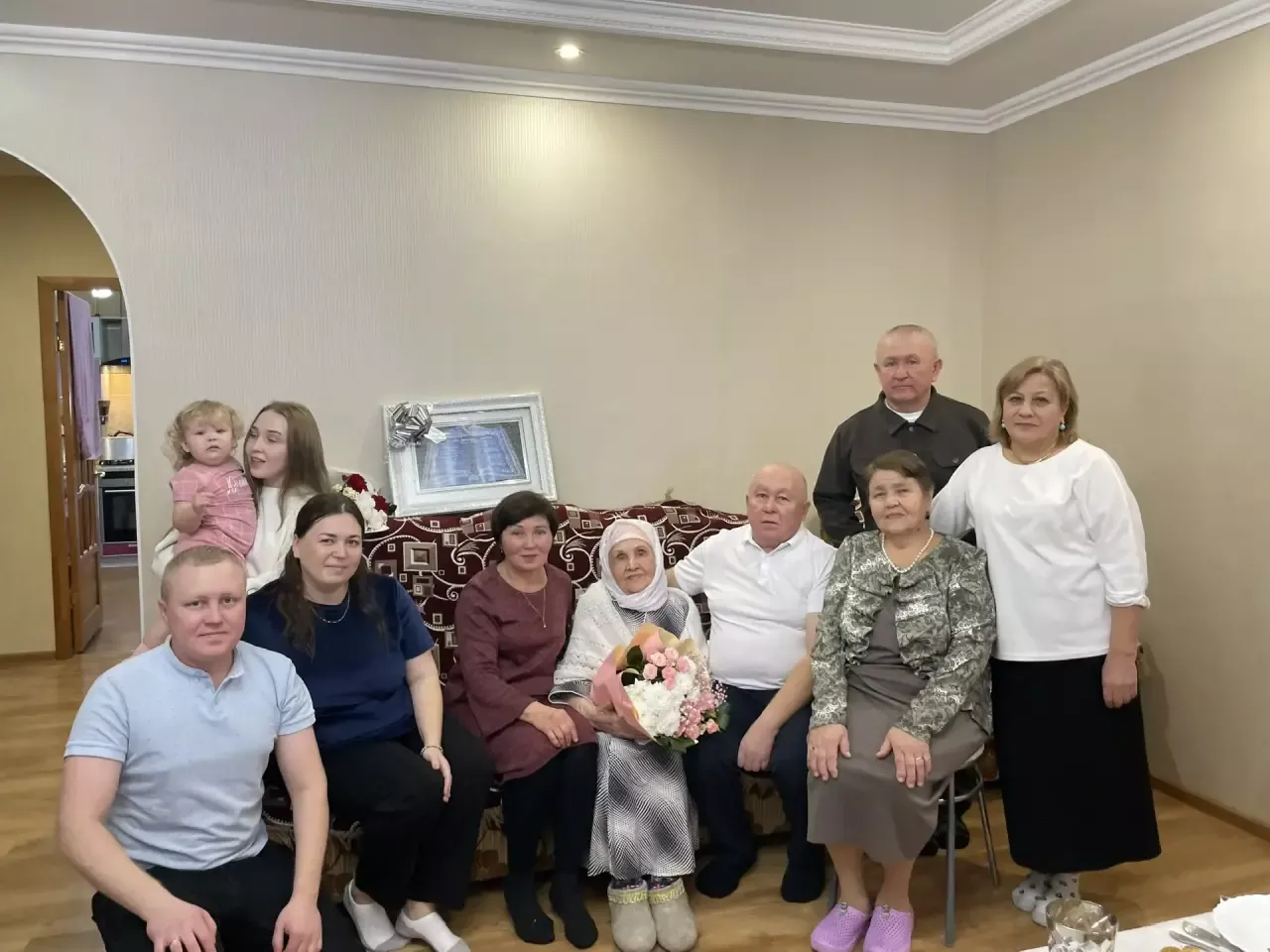 Рәйсә Гәрәева 100 яшьтә дә матур сөйләме, акыл камиллеге, зәвыклыгы белән шаккатырды