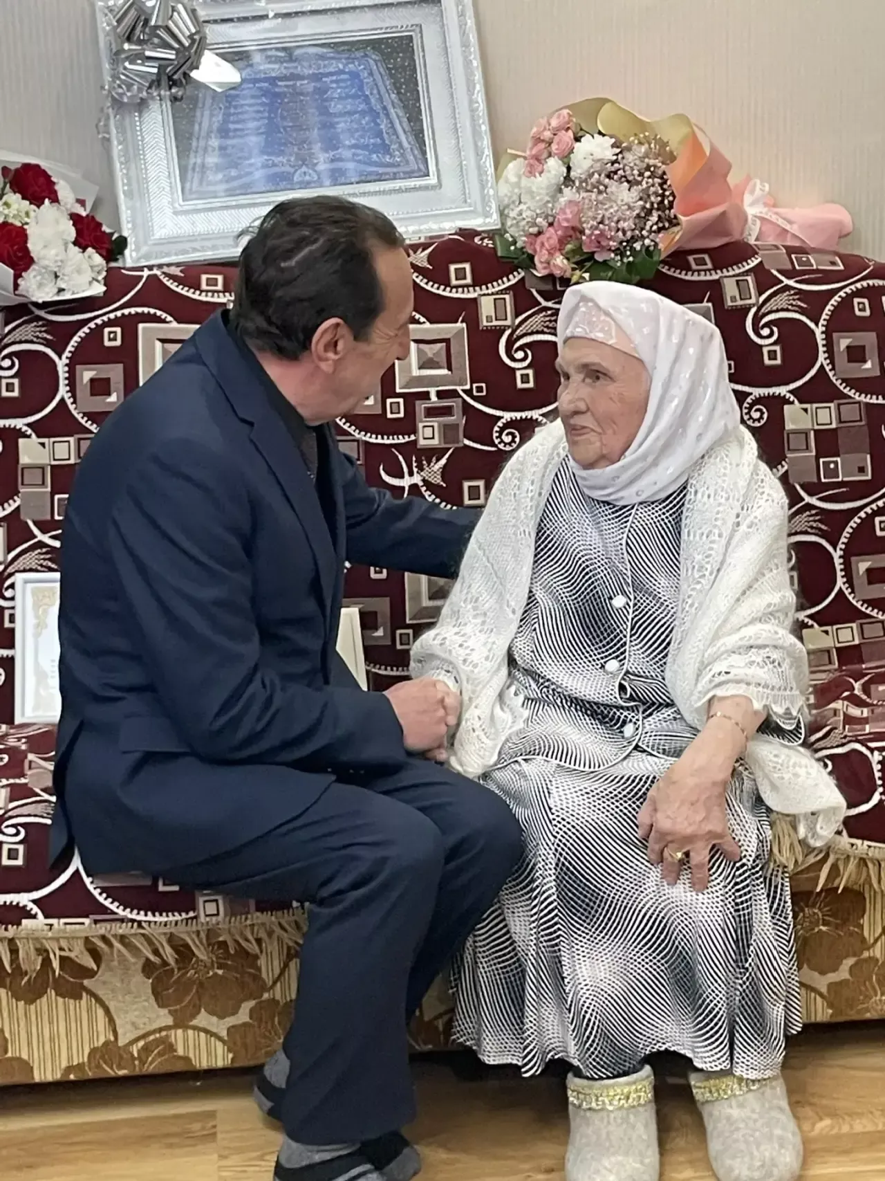 Рәйсә Гәрәева 100 яшьтә дә матур сөйләме, акыл камиллеге, зәвыклыгы белән шаккатырды