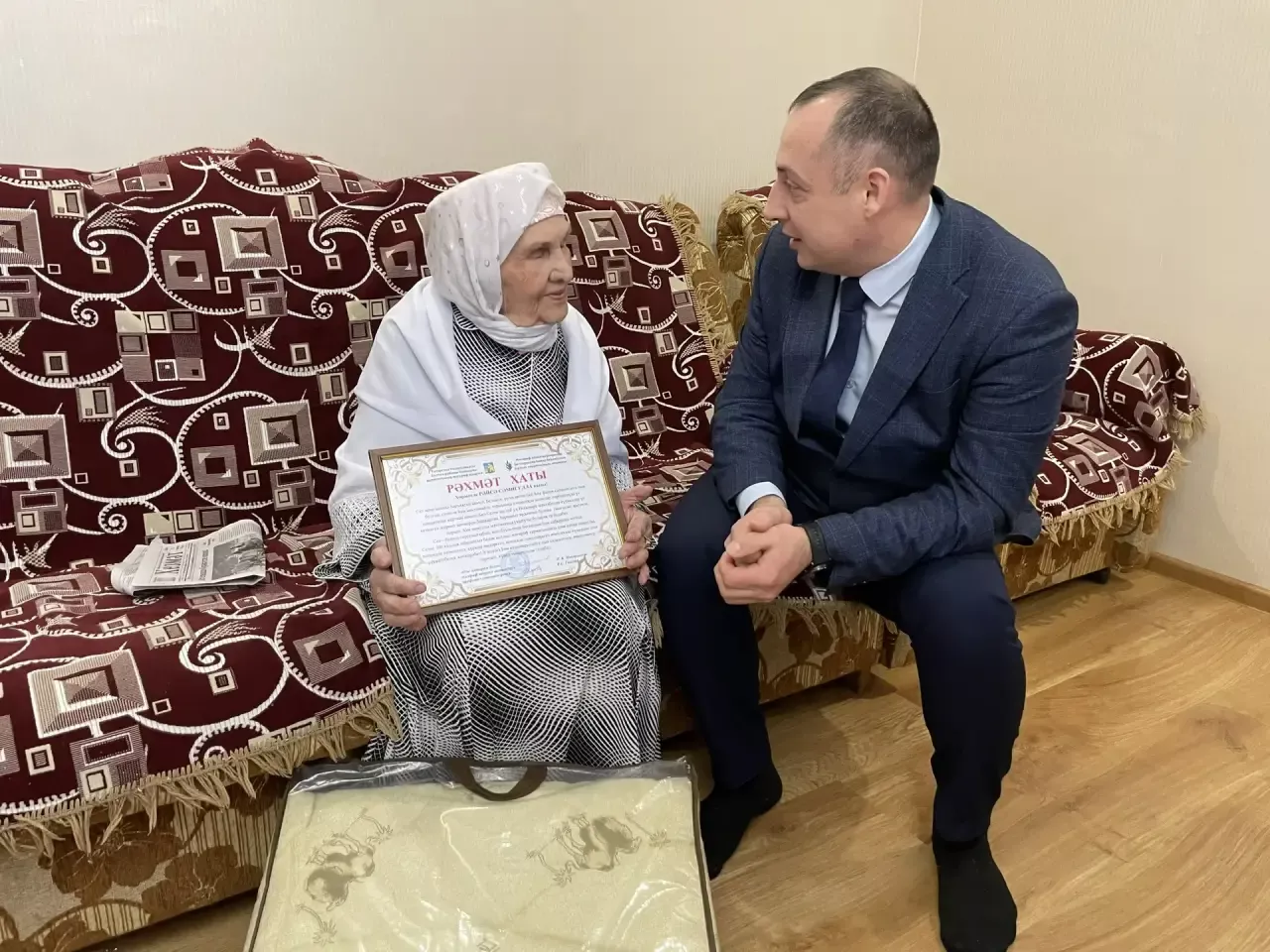 Рәйсә Гәрәева 100 яшьтә дә матур сөйләме, акыл камиллеге, зәвыклыгы белән шаккатырды