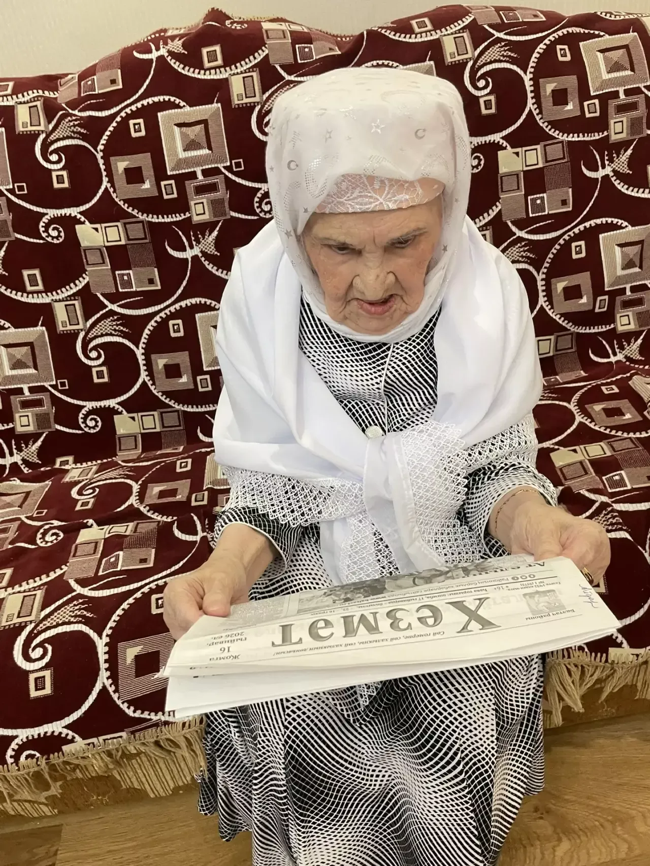 Рәйсә Гәрәева 100 яшьтә дә матур сөйләме, акыл камиллеге, зәвыклыгы белән шаккатырды