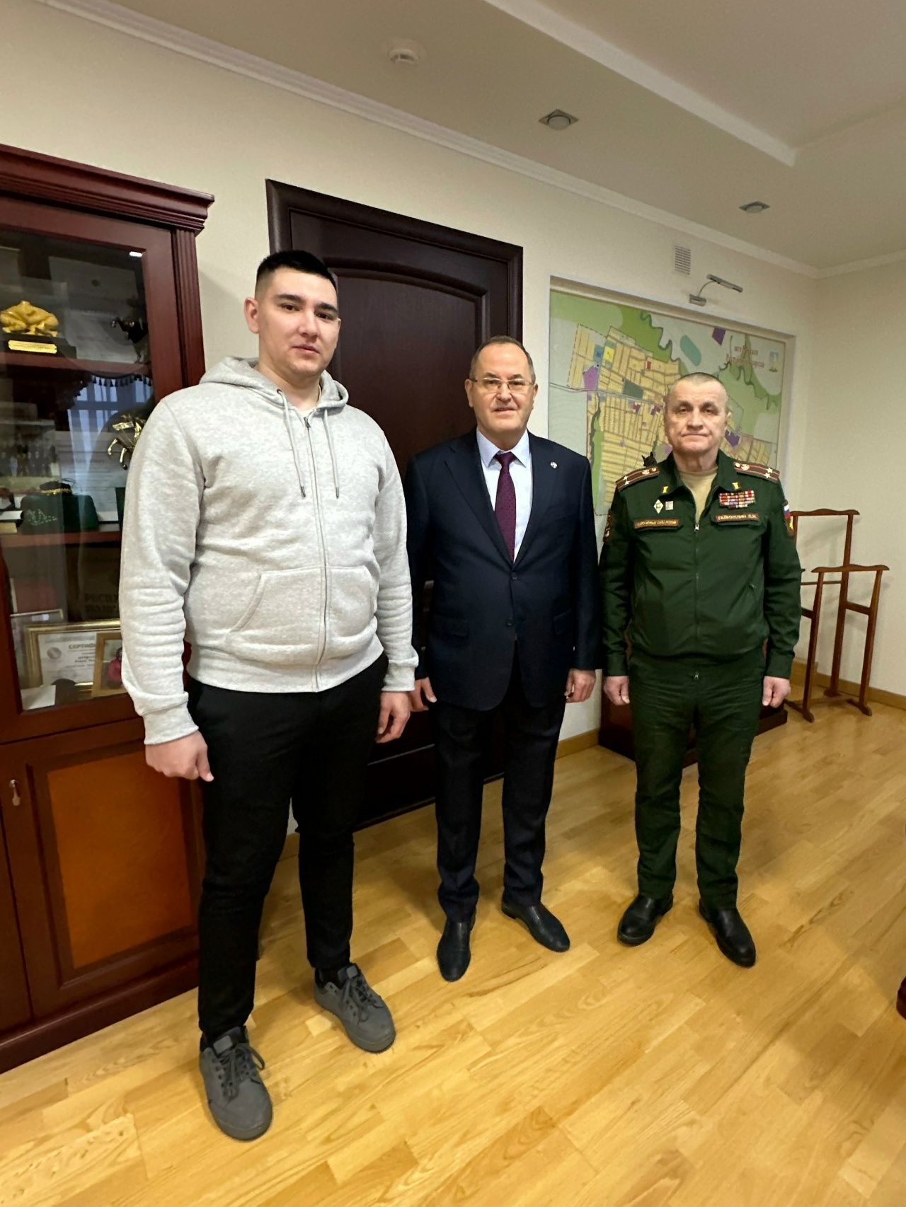 Балтач районы башлыгына  Рәхмәт хаты һәм «Сугышчан дуслыкны ныгыткан өчен» медален тапшырылды