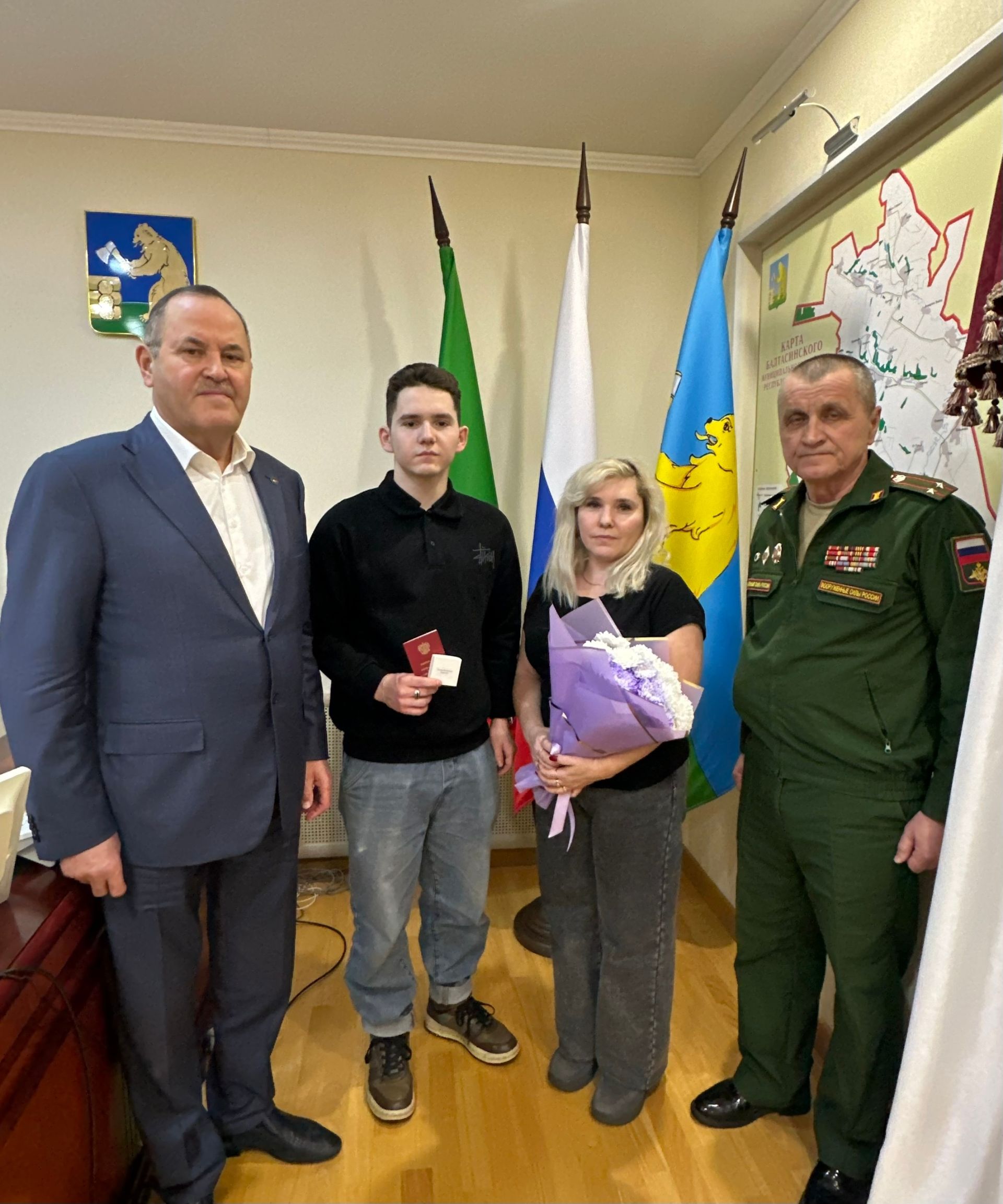 Балтачта батыр егетләрнең якыннарына «Батырлык» ордены тапшырылды