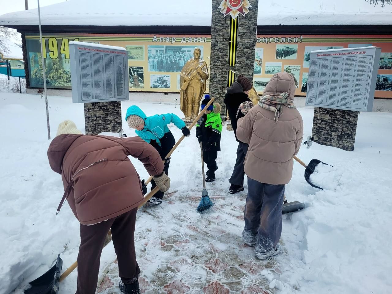 Нөнәгәр укучыларының каникуллары файдалы да, саваплы да уза