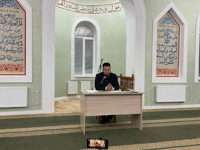 Ике тапкыр бурычка акча биреп тору бер мәртәбә сәдака бирүгә тиңләшә, яки кеше үлгәннән соң аның бурычын кем түли?