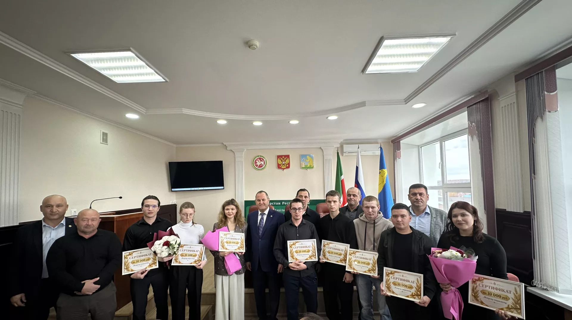 Балтач районы башлыгы авыл хуҗалыгы җәмгыятьләрендә эшли башлаган яшь белгечләр белән очрашты