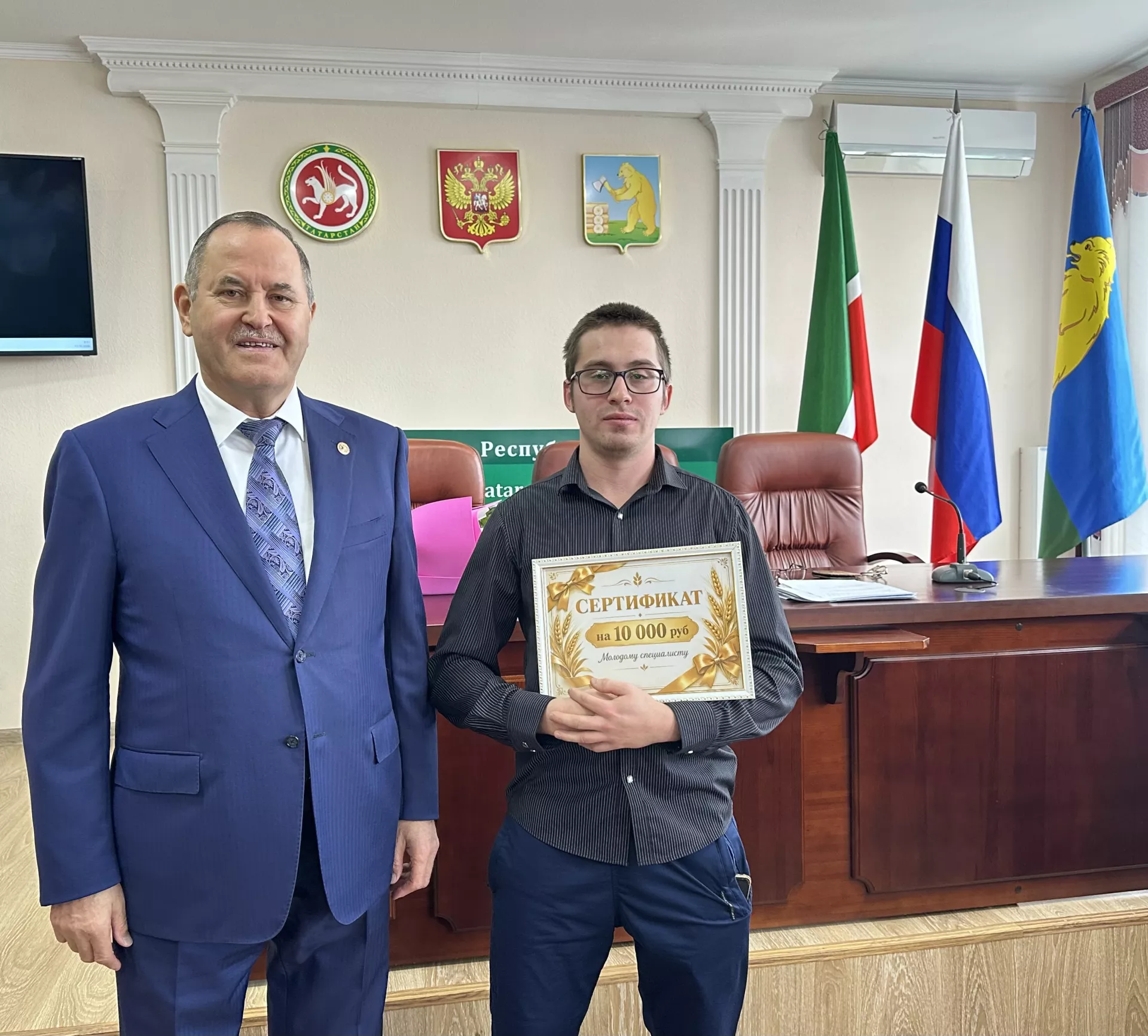 Балтач районы башлыгы авыл хуҗалыгы җәмгыятьләрендә эшли башлаган яшь белгечләр белән очрашты
