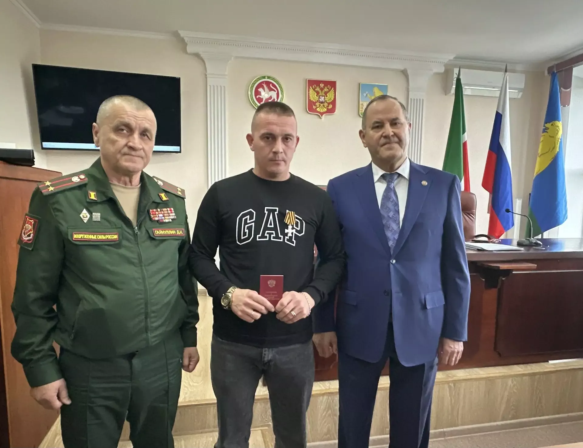 Якташ солдатларга Батырлык ордены, Изге Георгий орденының аерымлык билгесе тапшырылды