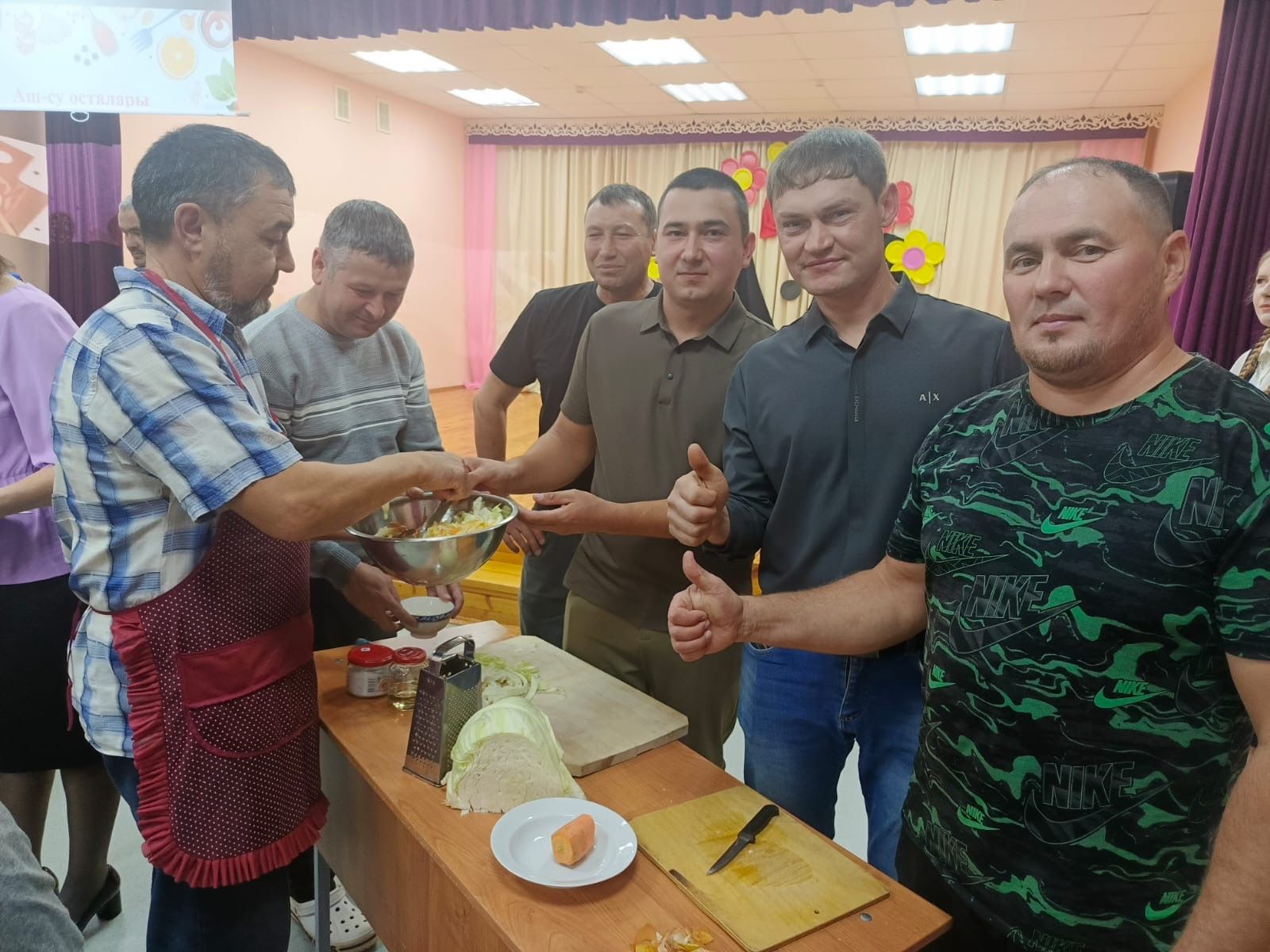 Нөнәгәр мәктәбендә Әтиләр көне узды