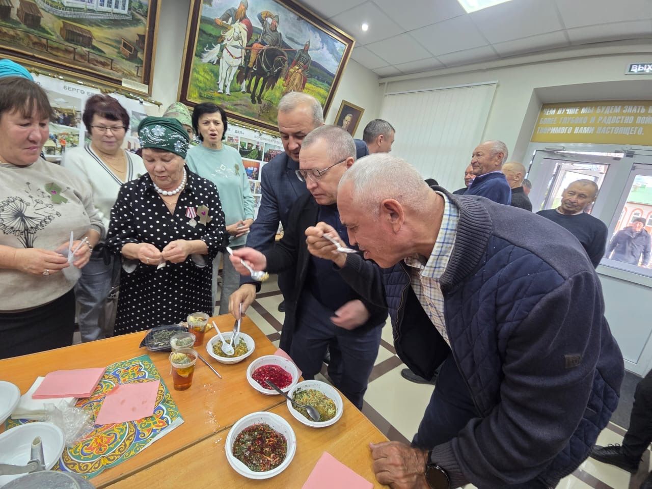 «Халыклар дуслыгы» музеенда көмеш волонтерлар очрашты