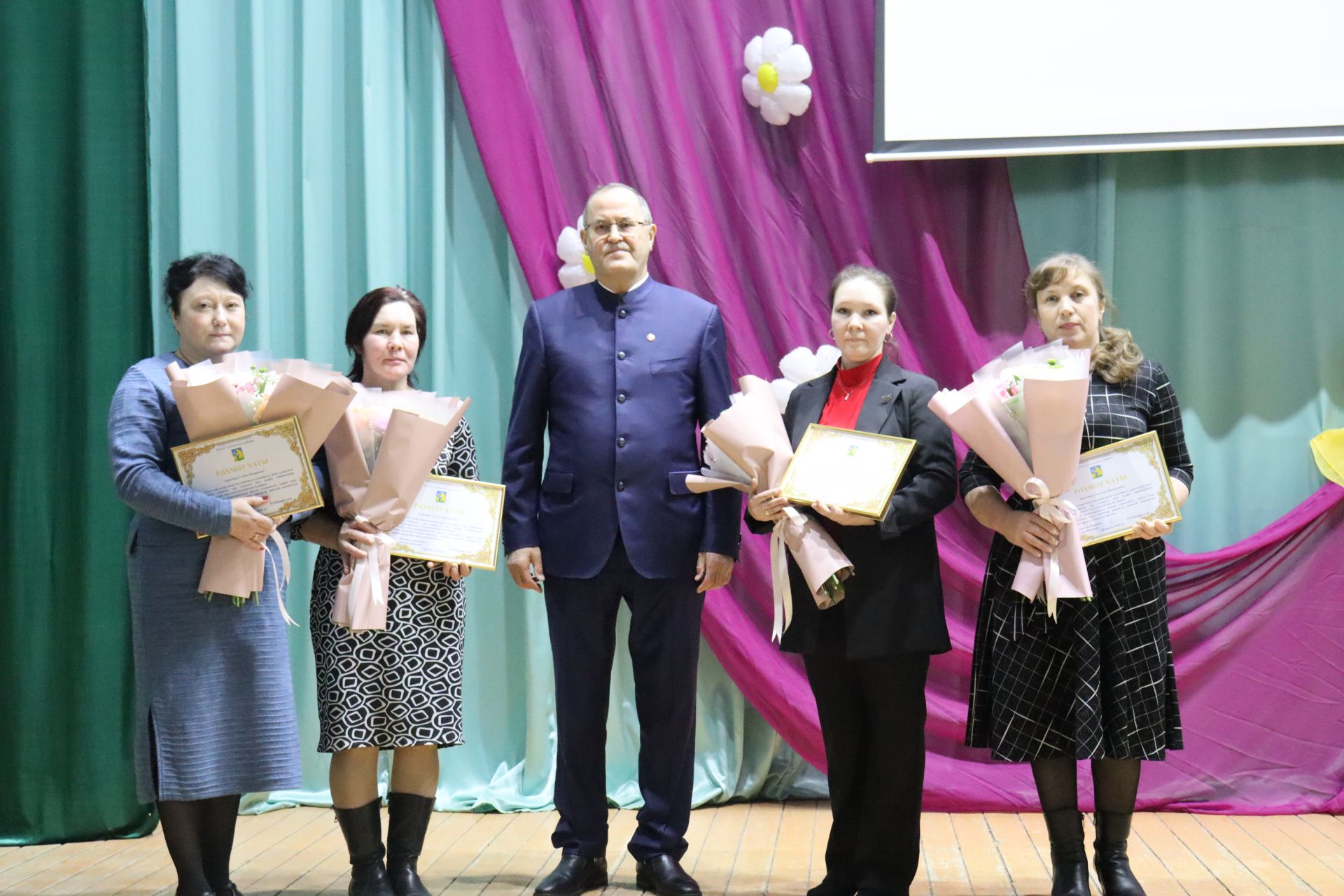 Һәрбер эшнең вакыты, һәр көннең үз эше бар