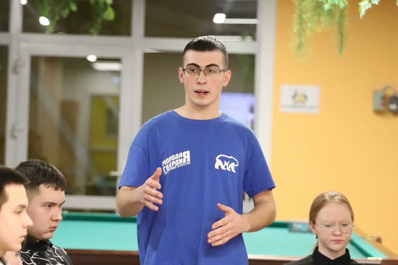«Хыял» яшьләр үзәгендә студентлар район җитәкчелеге белән очрашты