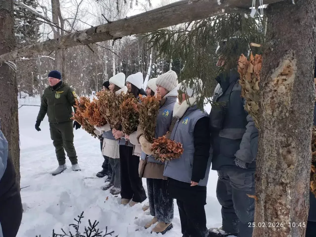 Балтач урта мәктәбе укучылары кыргый хайваннарга ярдәм итә