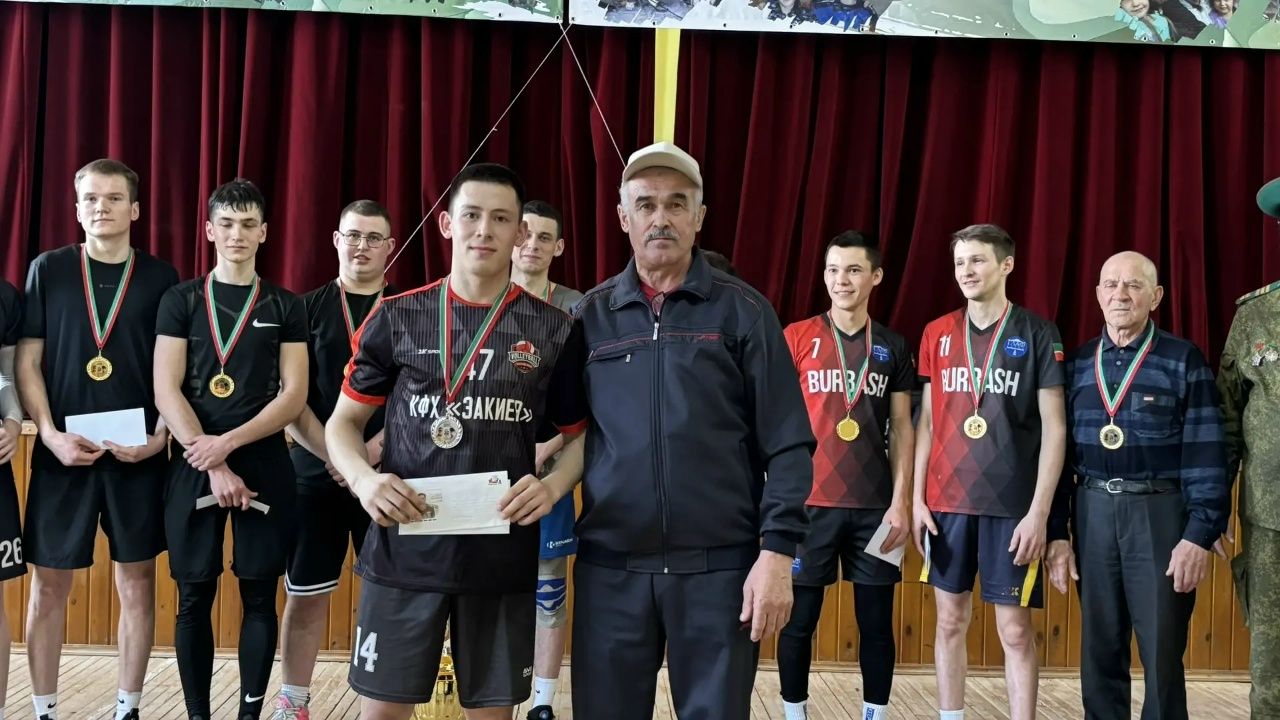 Аланда Дамир Әхмәдиев һәм Илнур Хәкимуллинны искә алдылар