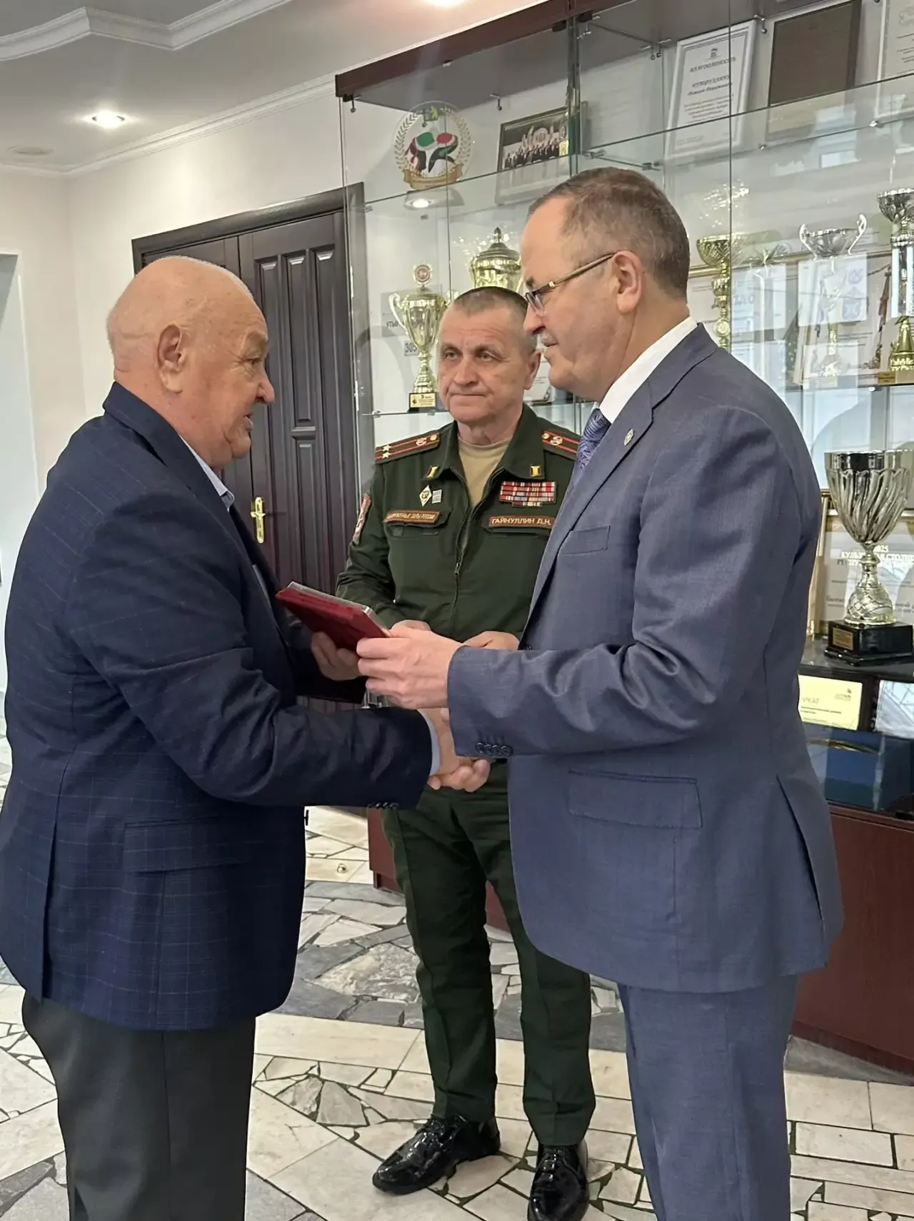 Балтач батырларының якыннарына орден-медальләр тапшырылды