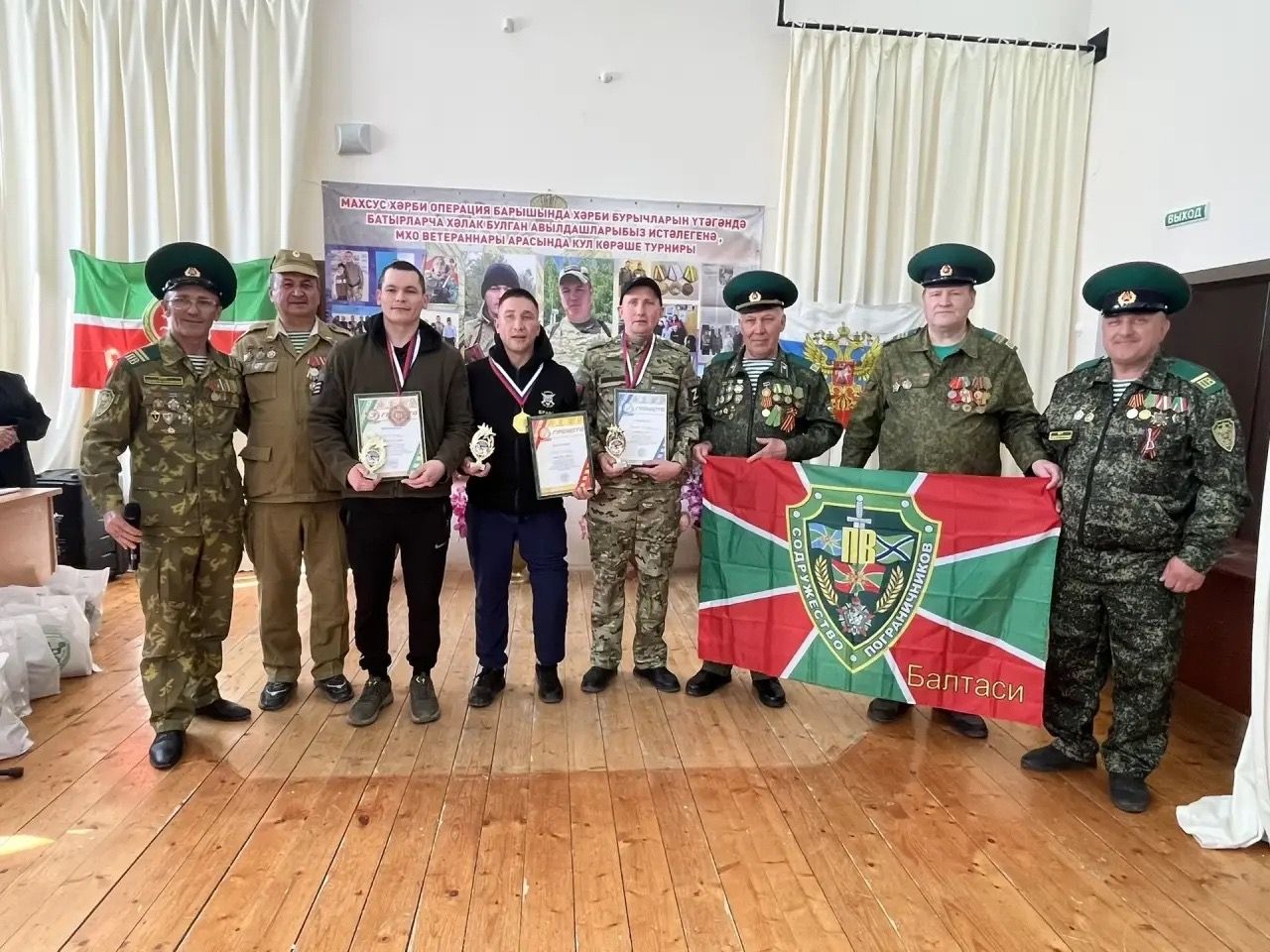 Чапшарда батырларча һәлак булган егетләр истәлегенә кул көрәше буенча турнир узды