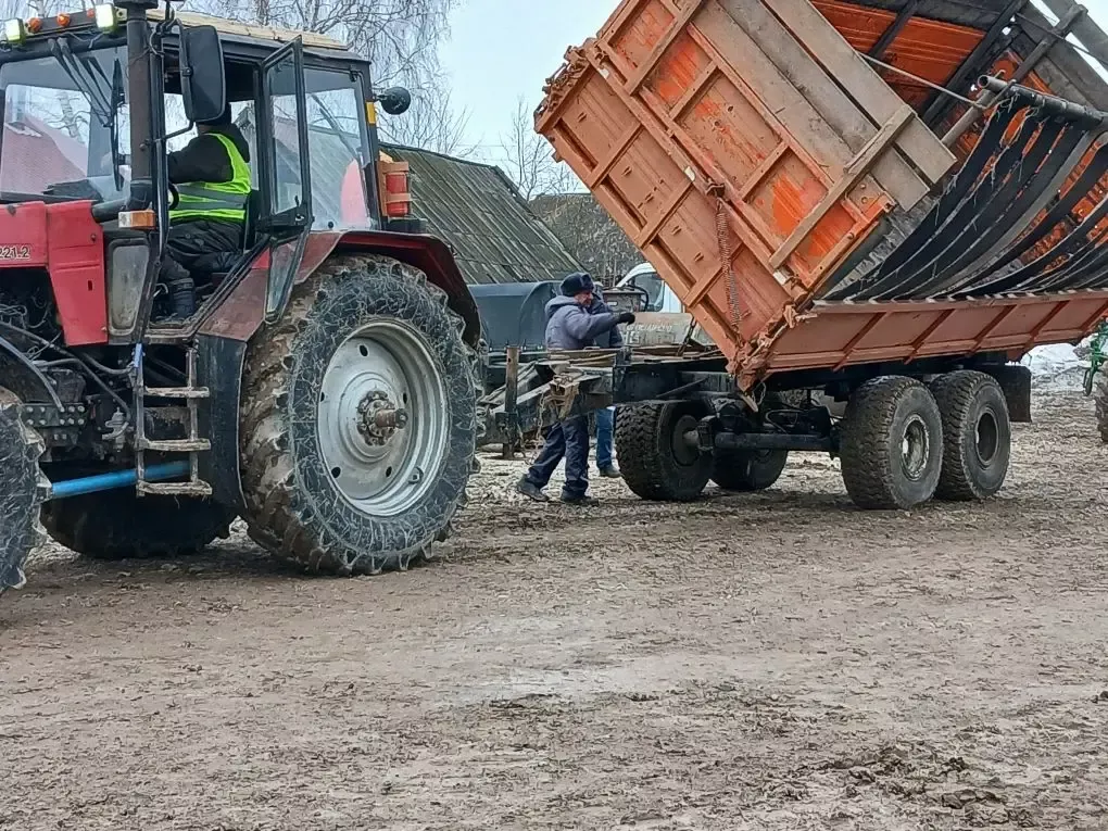 «Кама» хуҗалыгында 30 трактор һәм 13 прицеп техник күзәтү узды
