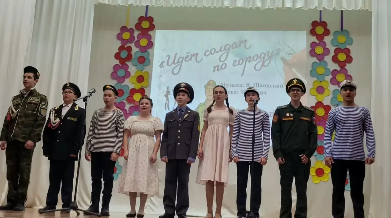 Нөнәгәр авылы мәдәният йортында «Бердәмлектә - безнең көчебез» дип аталган зур концерт булды