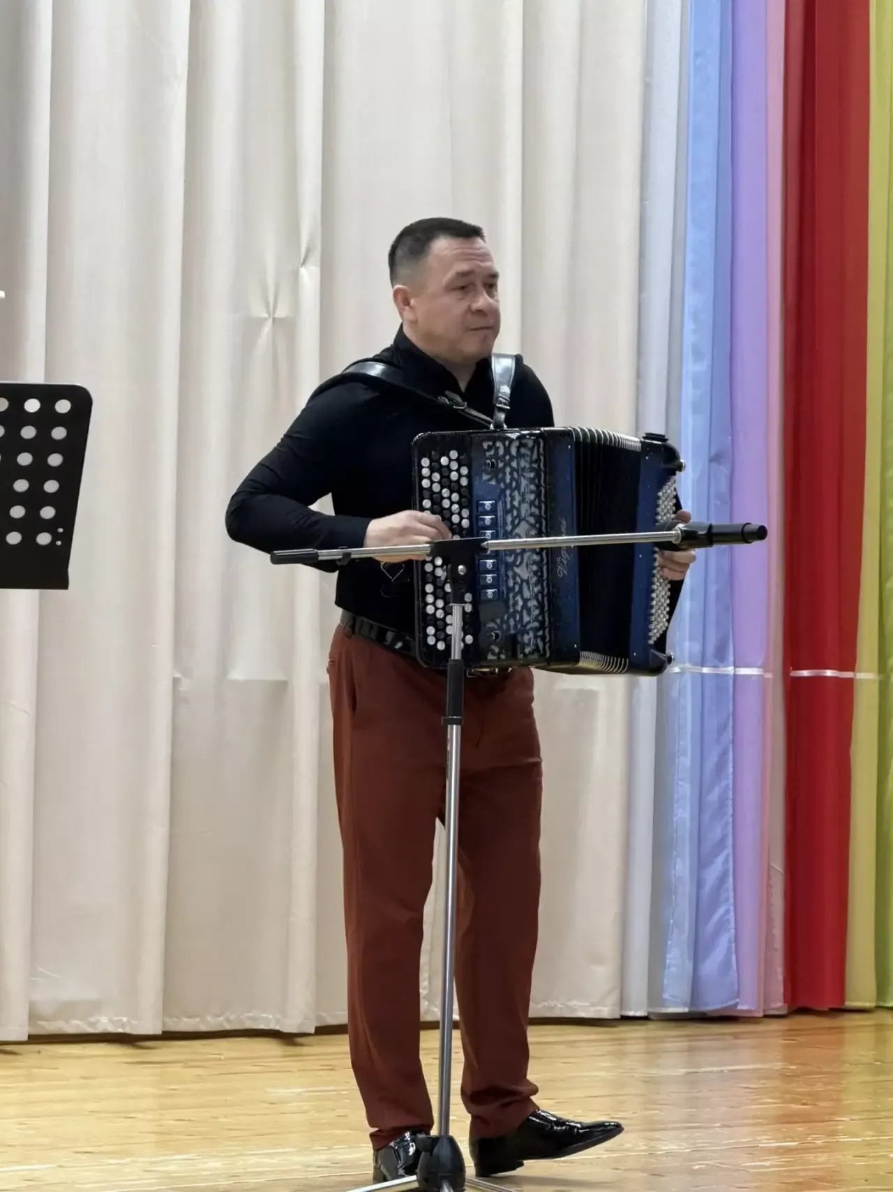 Балтач гимназиясе укучылары Татарстан һәм Башкортстанның атказанган артистлары белән очрашты