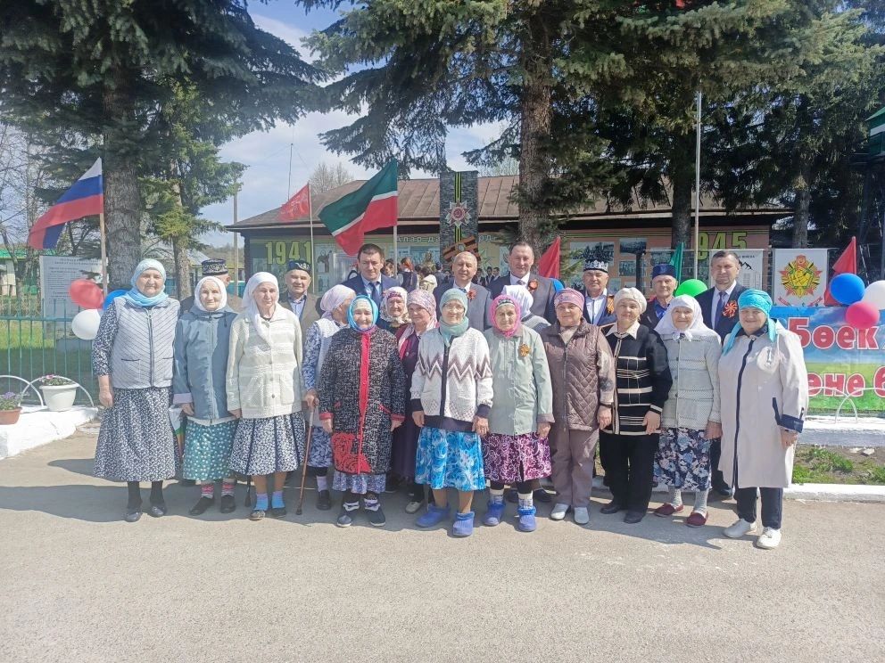 Митинглар бездә дә матур узды