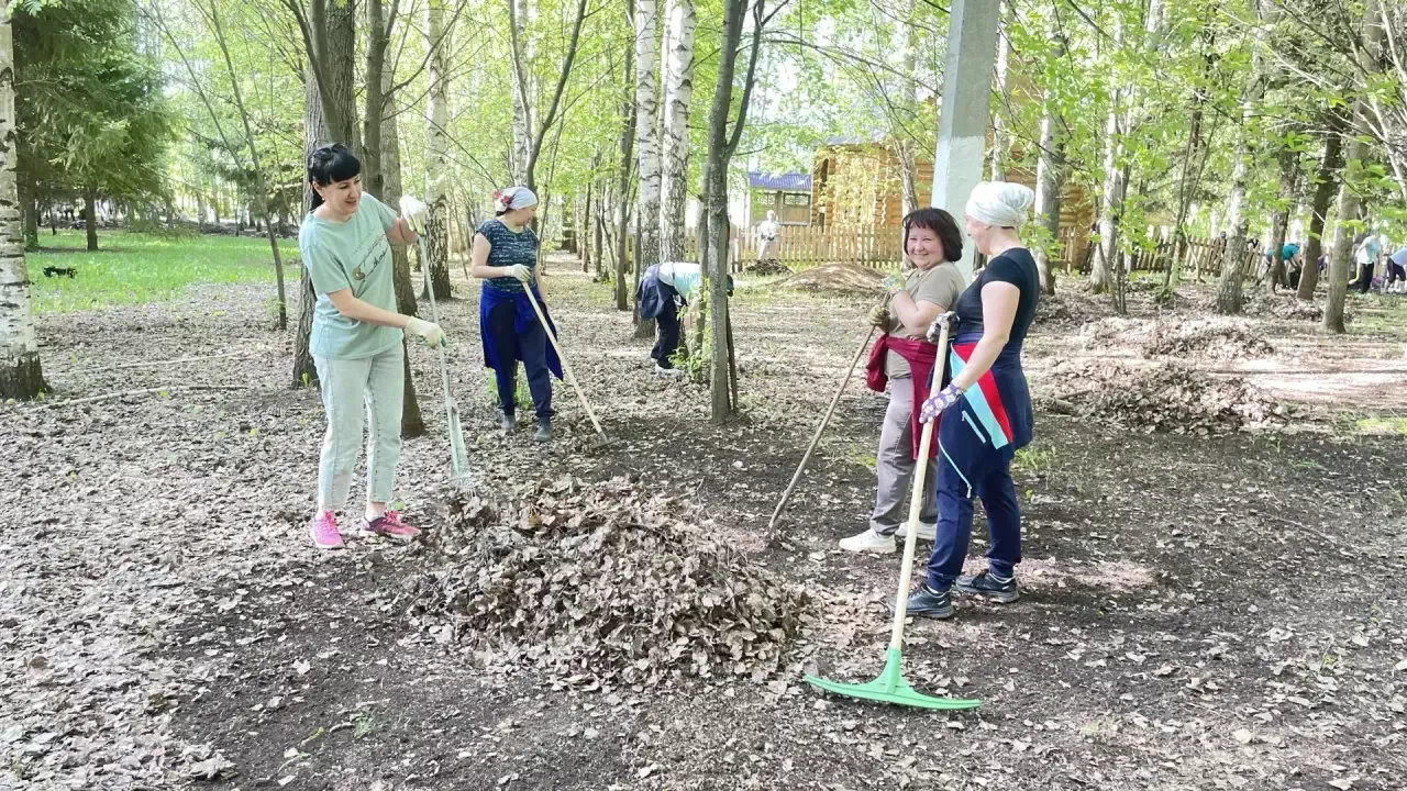 Бүген «Сабантуй» ял паркында өмә уза