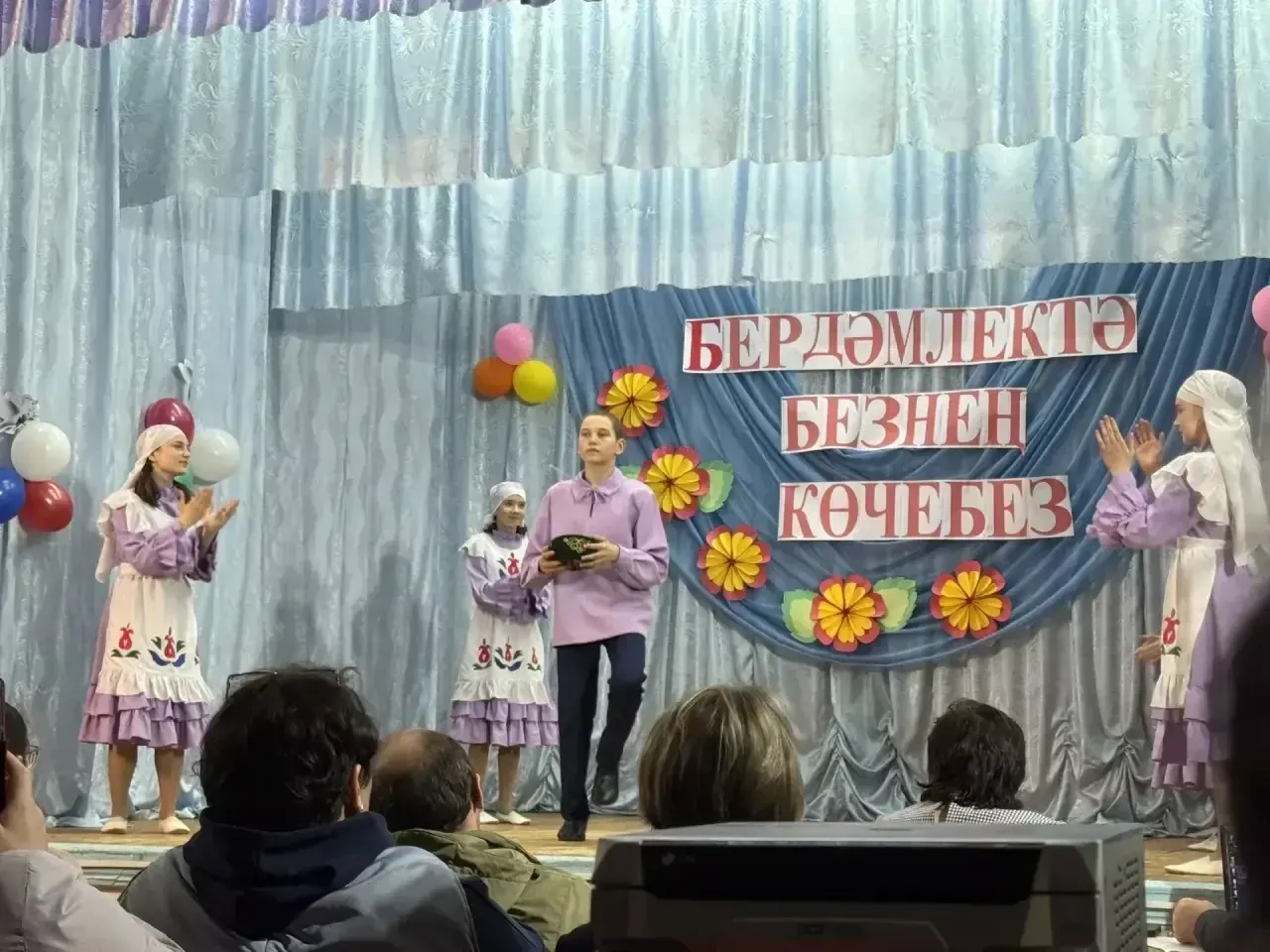 Куныр мәктәбенең «Бердәмлектә безнең көчебез» дип исемләнгән иҗат  концерты булды