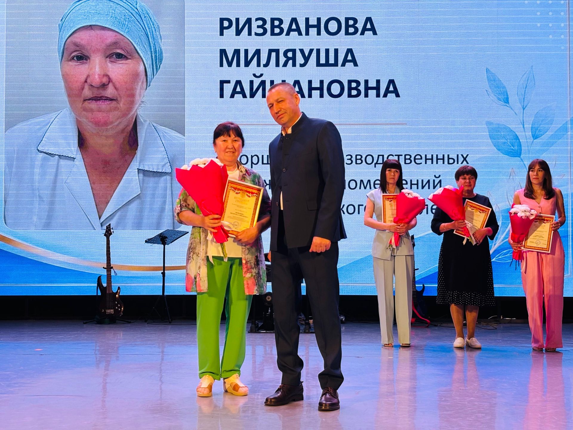 Бүген Балтач  мәдәният үзәгендә районның медицина хезмәткәрләре бәйрәм итте