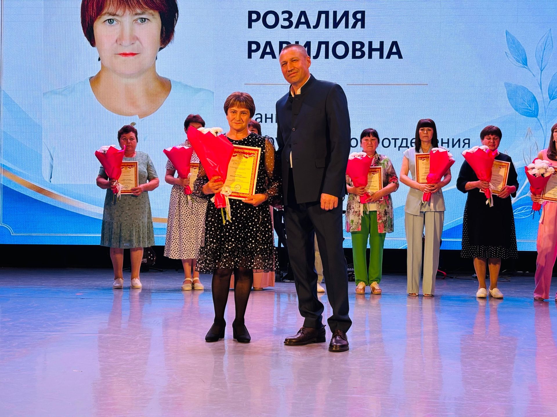 Бүген Балтач  мәдәният үзәгендә районның медицина хезмәткәрләре бәйрәм итте
