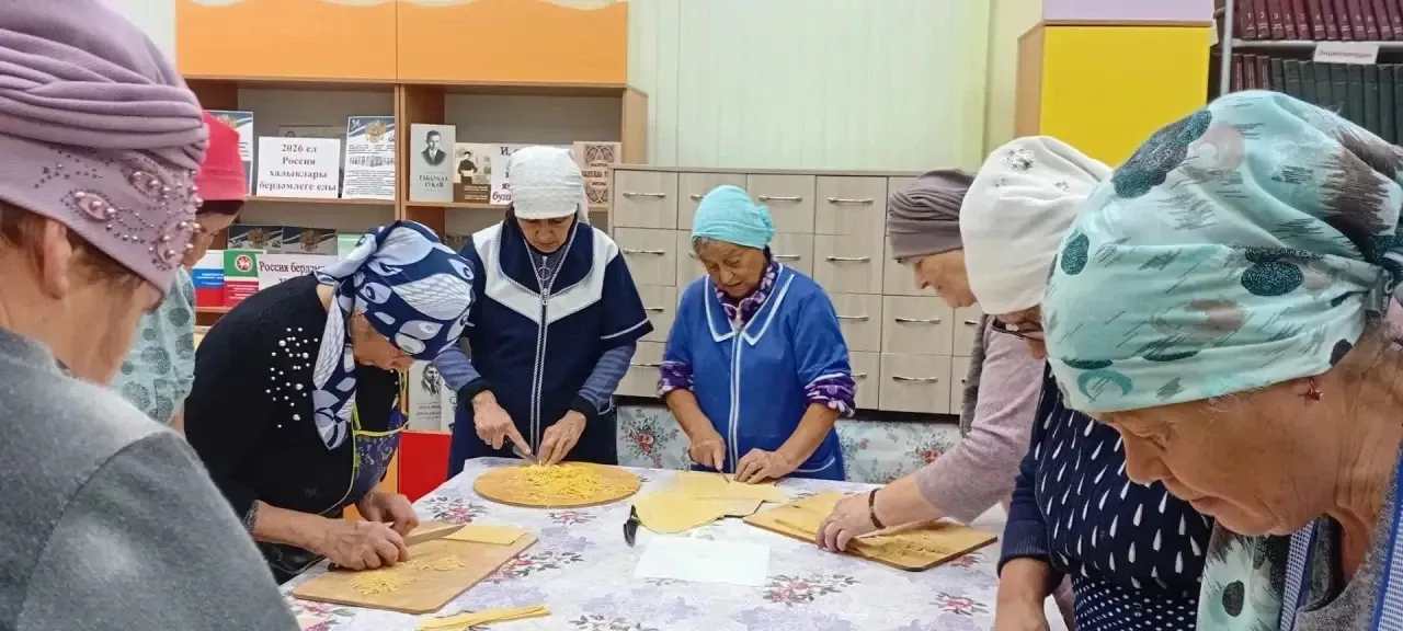 Борнак апалары егетләргә өй токмачлары кистеләр