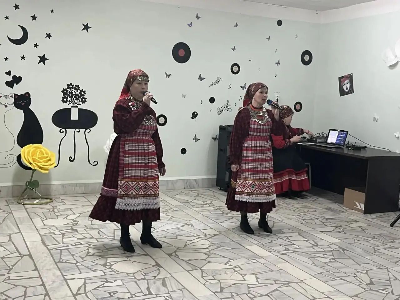 «Наз» кабат моңга күмелде