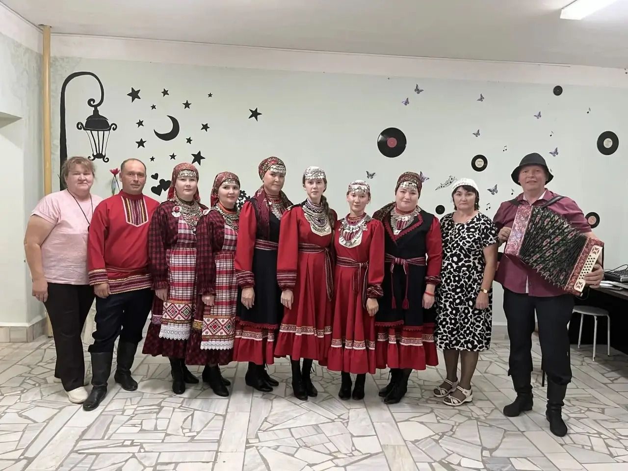 «Наз» кабат моңга күмелде